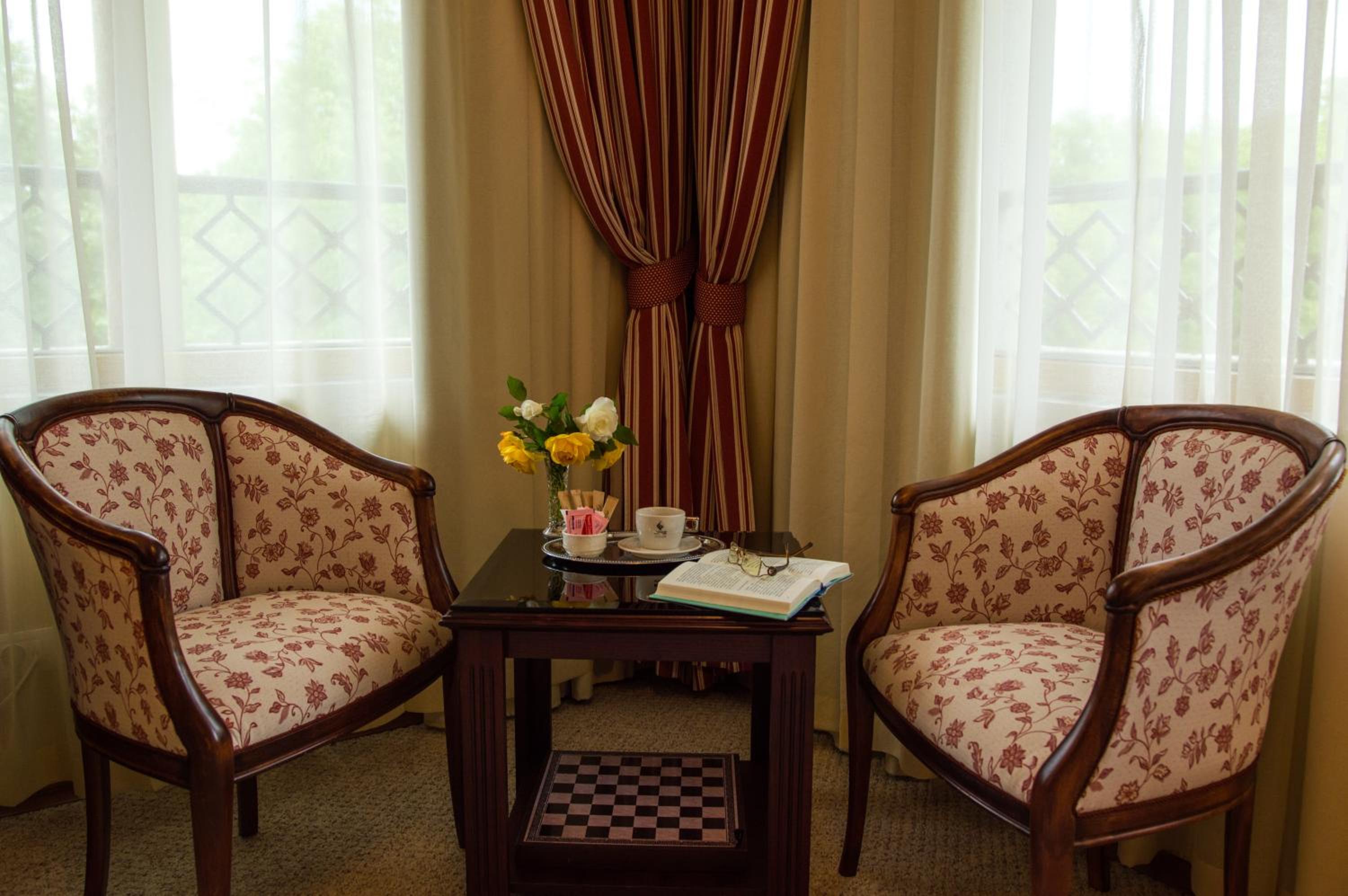 Deluxe Suite - Photo 6