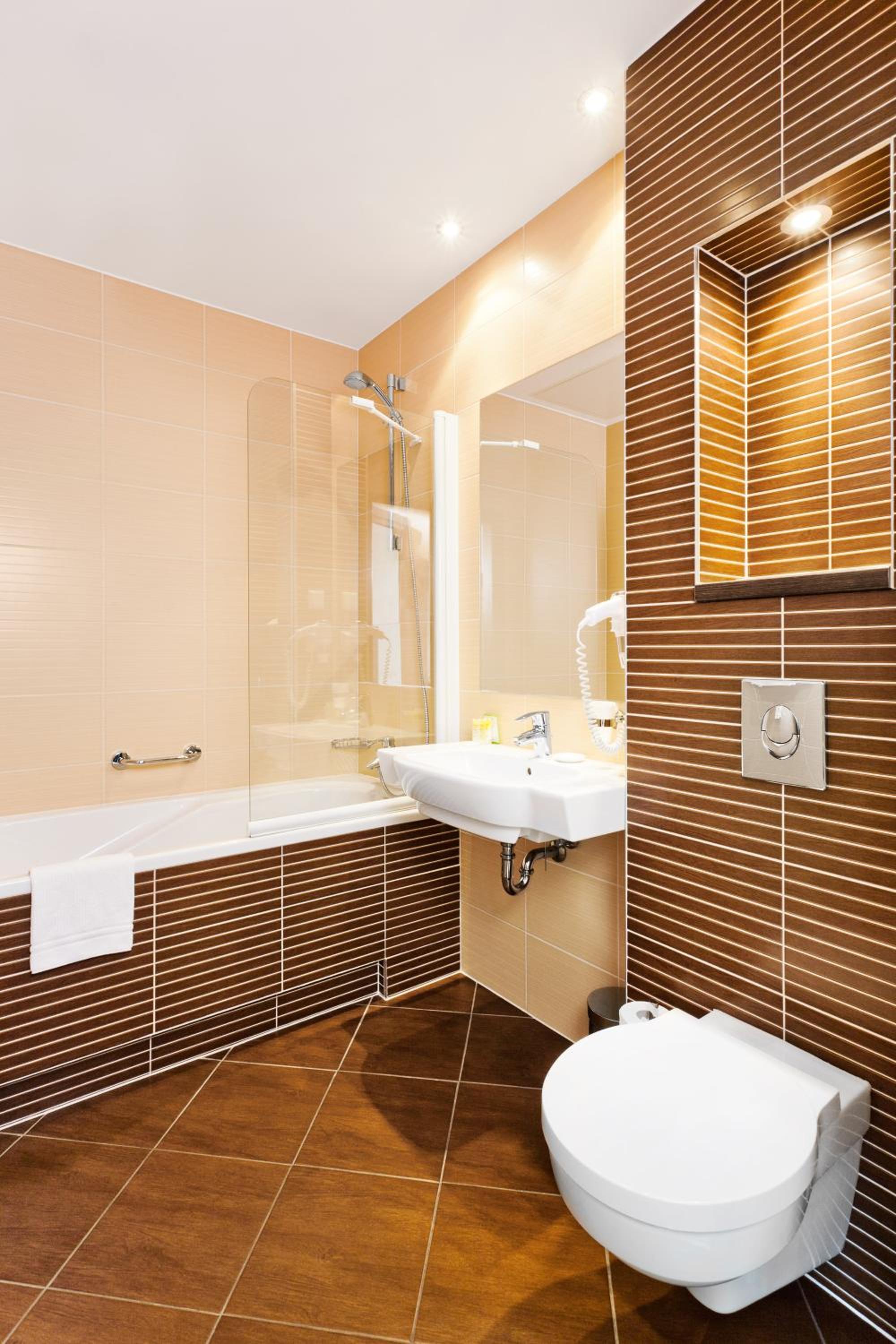 Double or Twin Room - Photo 5