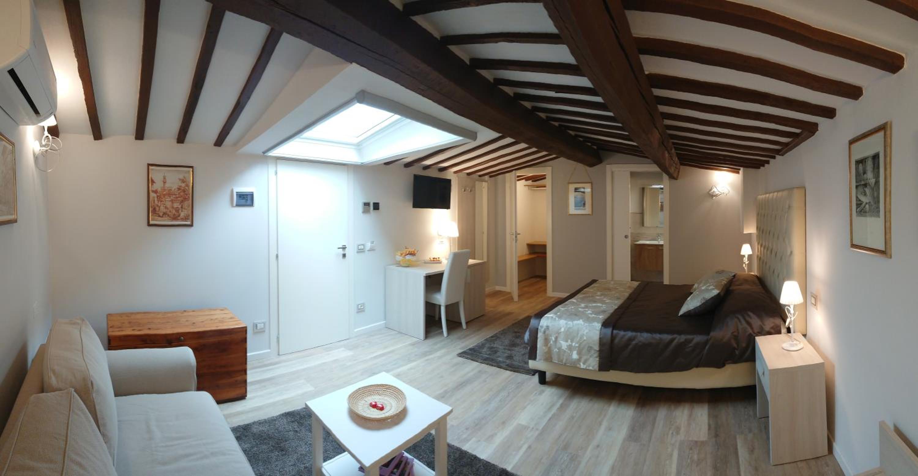 Superior Deluxe Double or Twin Room  photo 1
