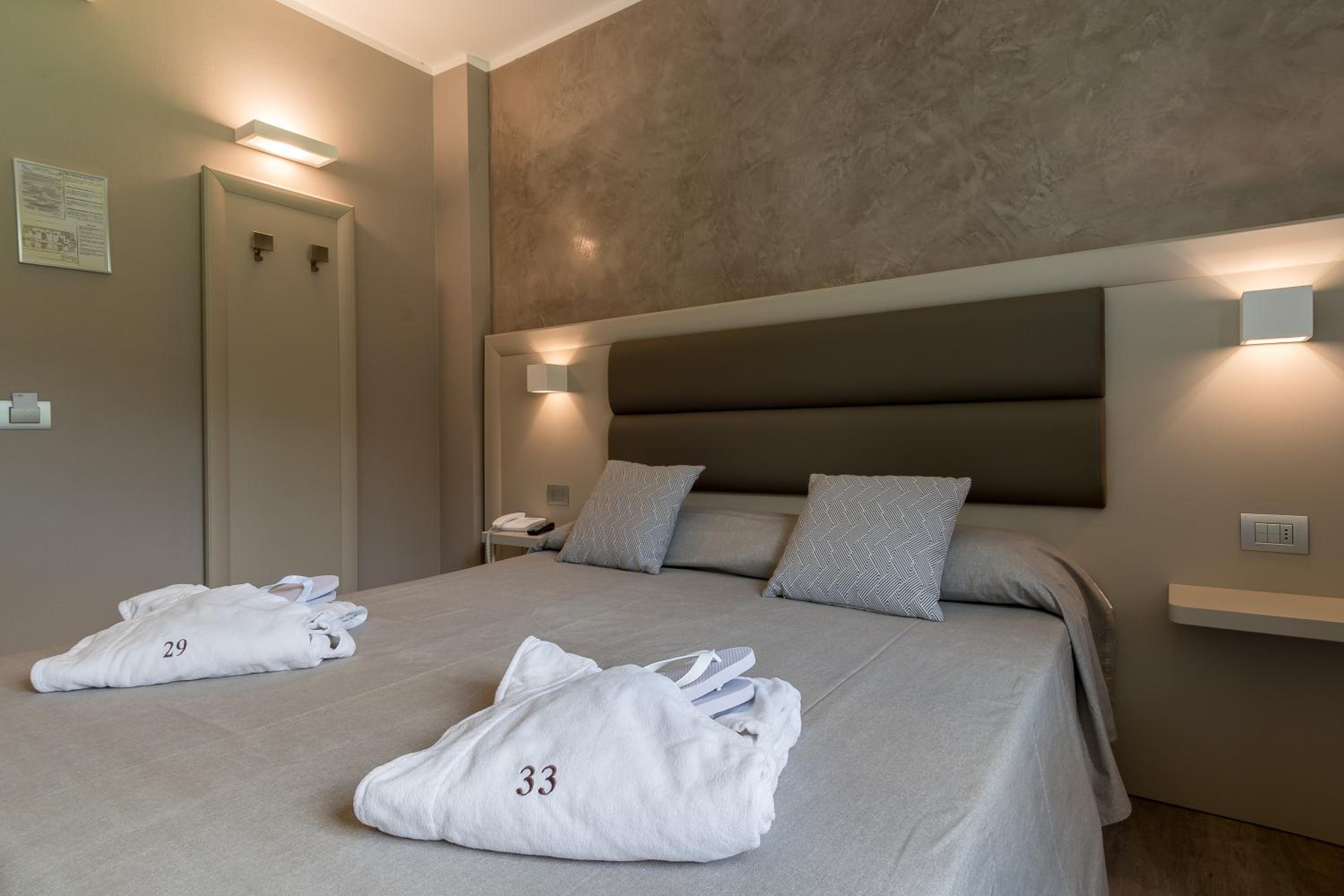 Superior Double Room with Mountain View photo 2