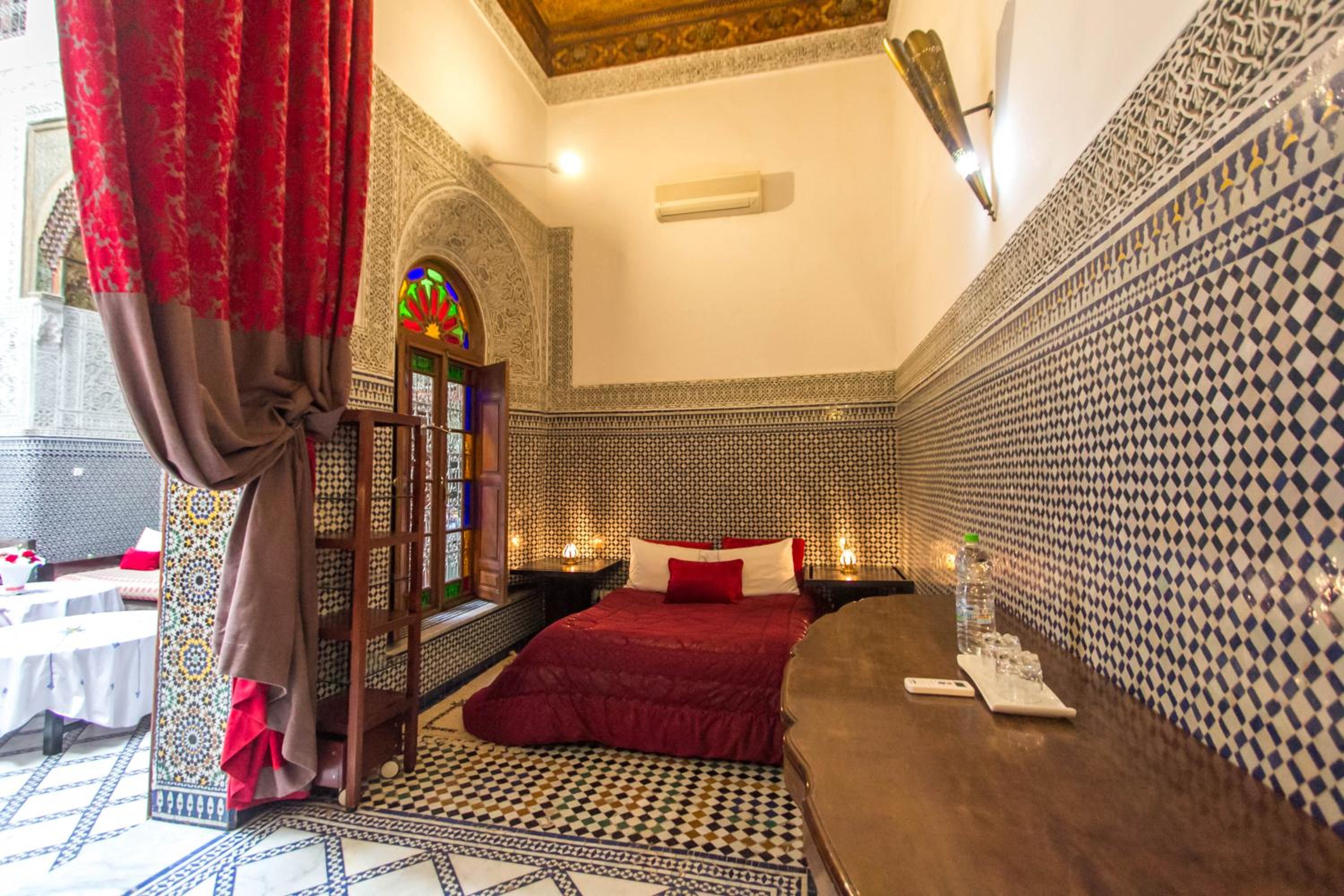Deluxe Family Suite - Photo 4