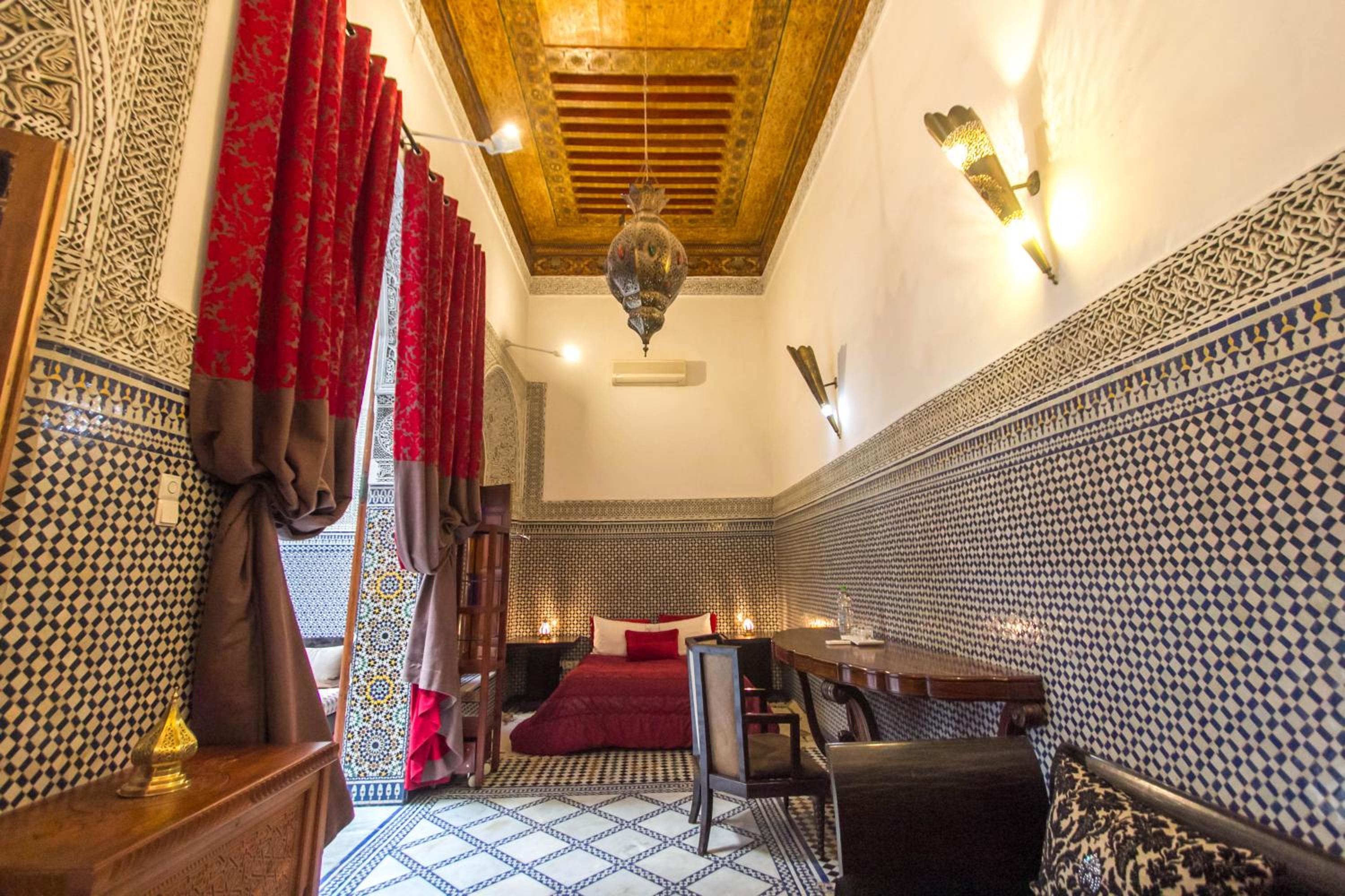 Deluxe Family Suite - Photo 1
