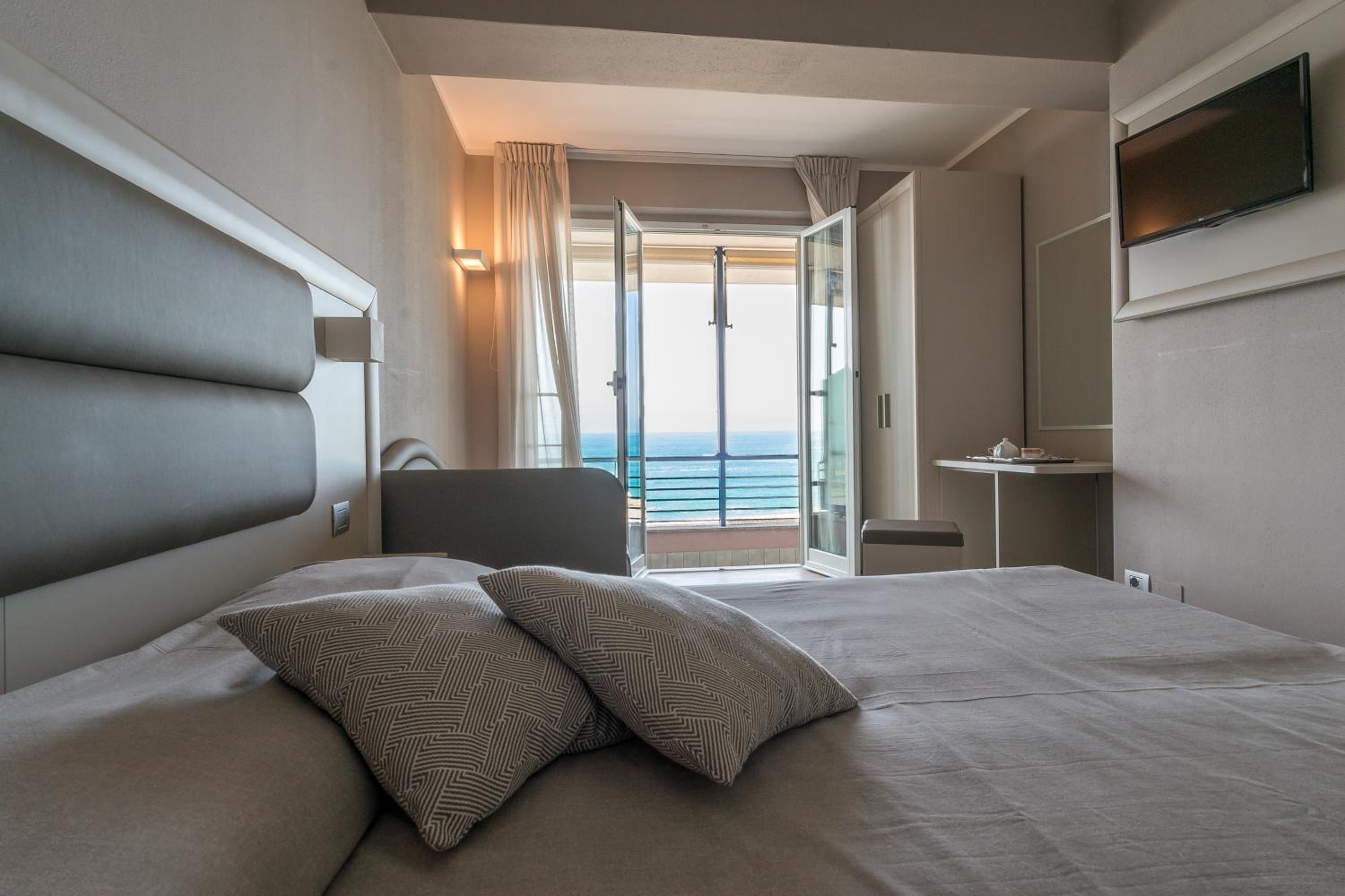 Superior Double Room with Sea View photo 1
