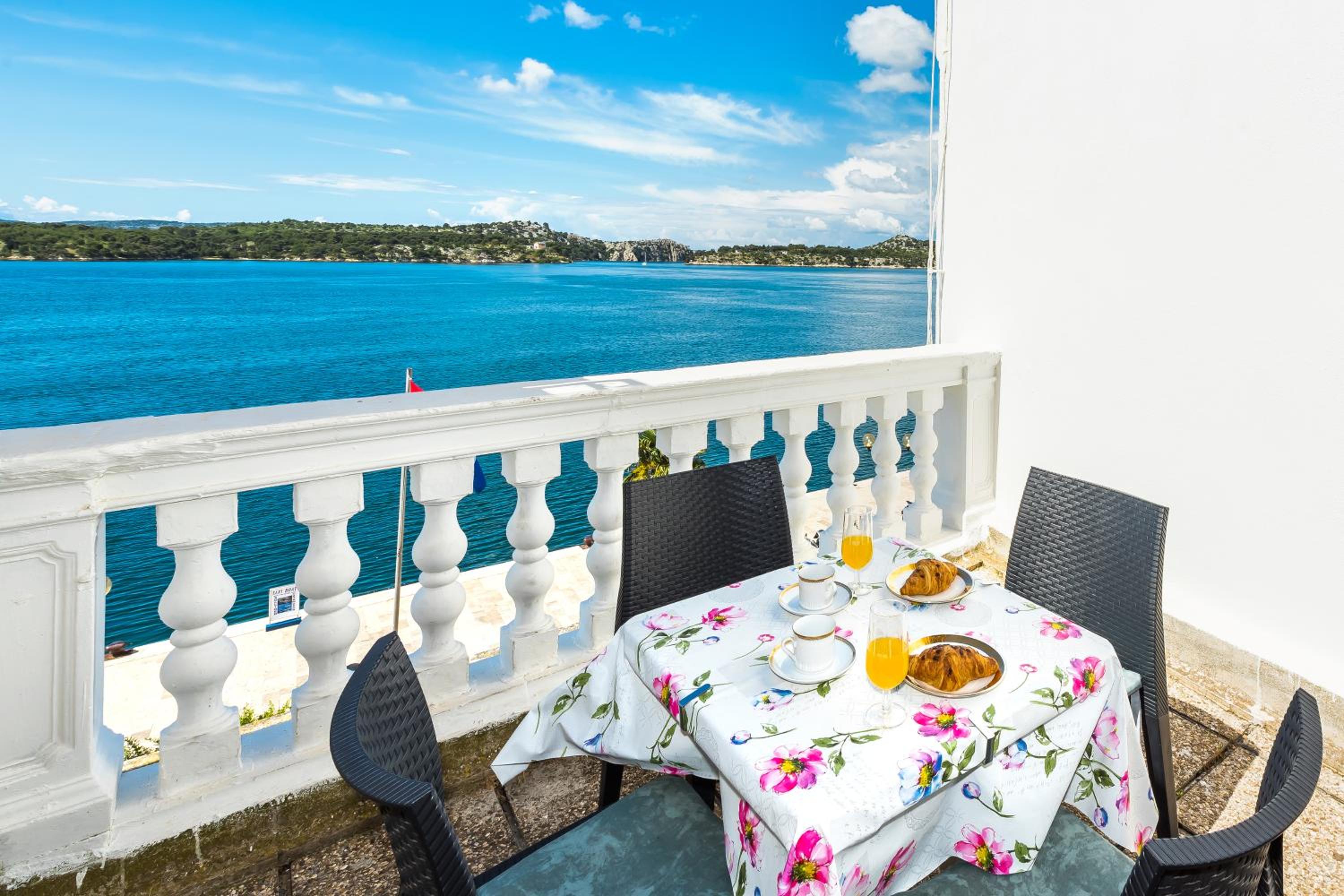 Studio with Sea View - Photo 8