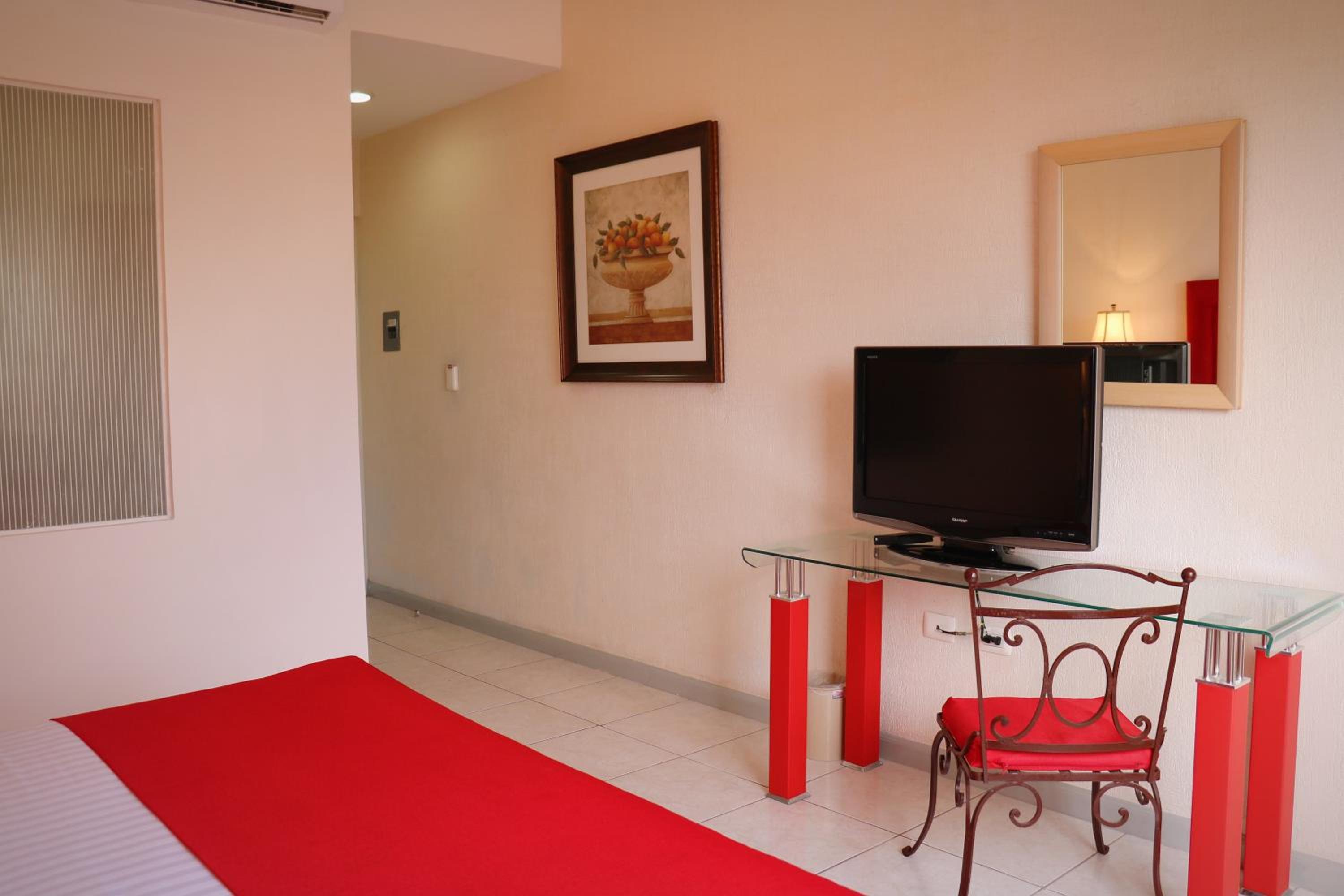 Standard King Room - Photo 1