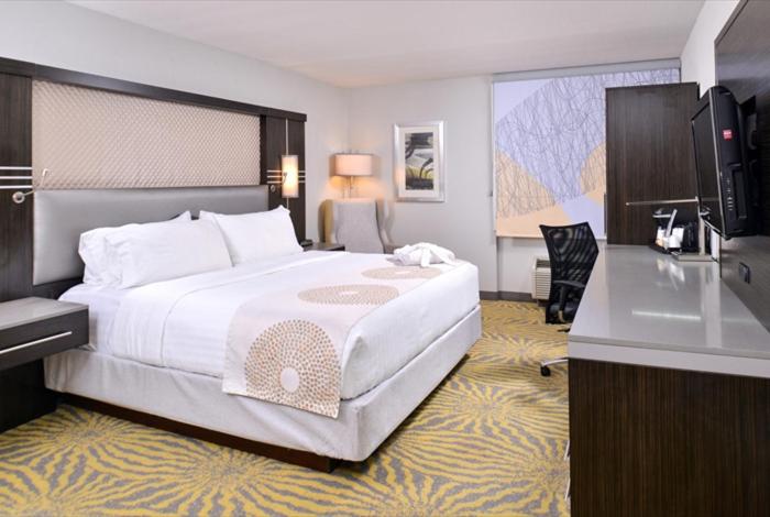 Standard King Room photo 1
