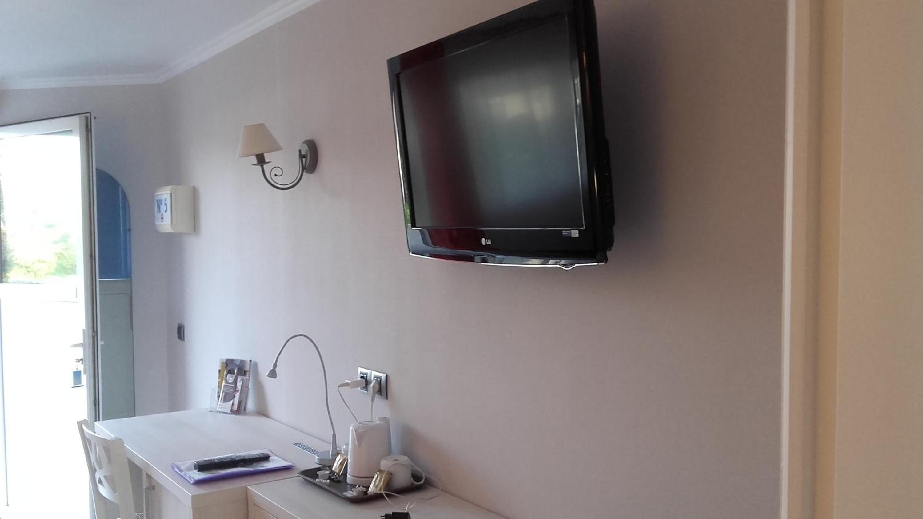 Double Room - Photo 21