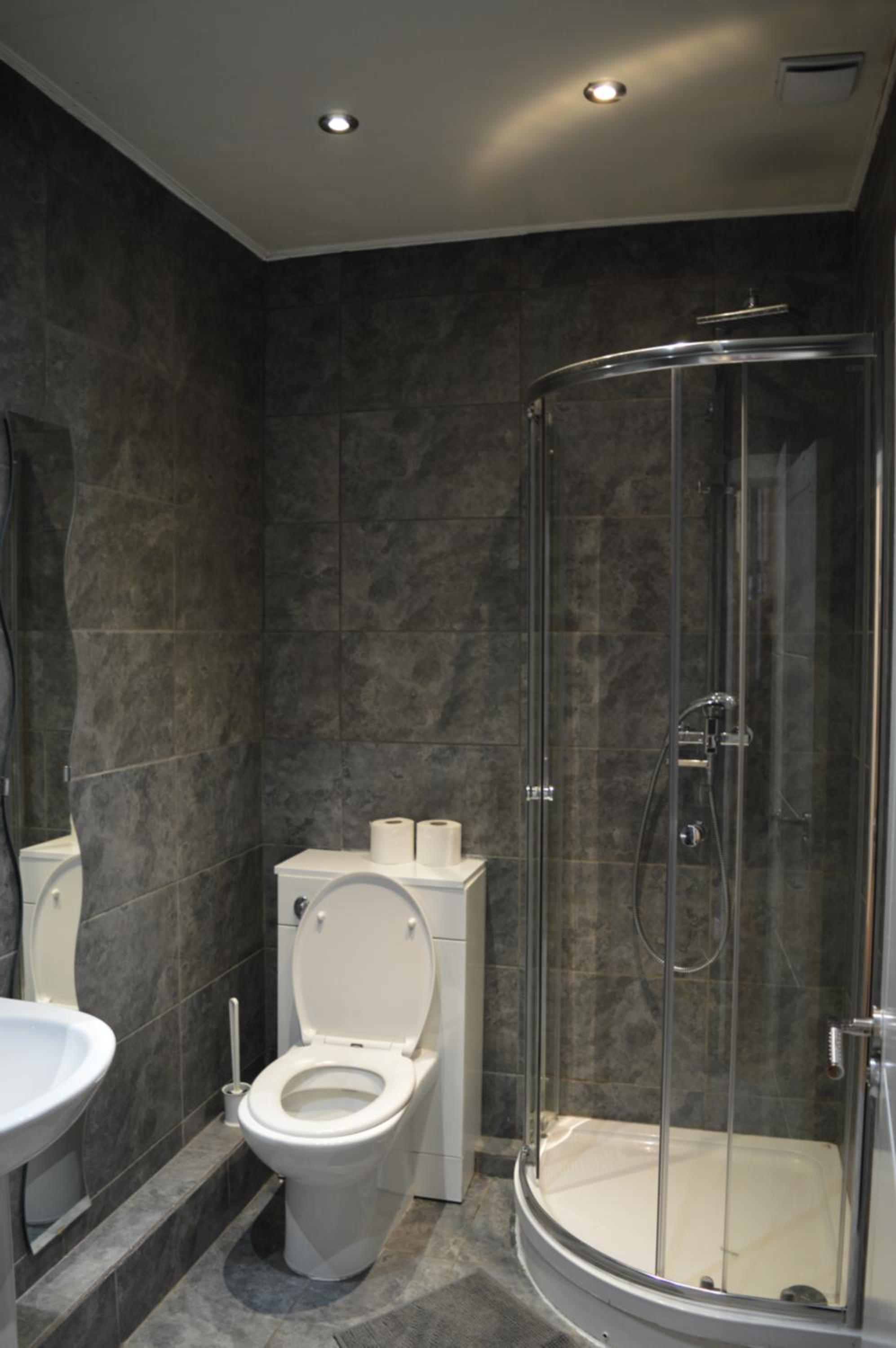 Apartment with Balcony - Photo 20