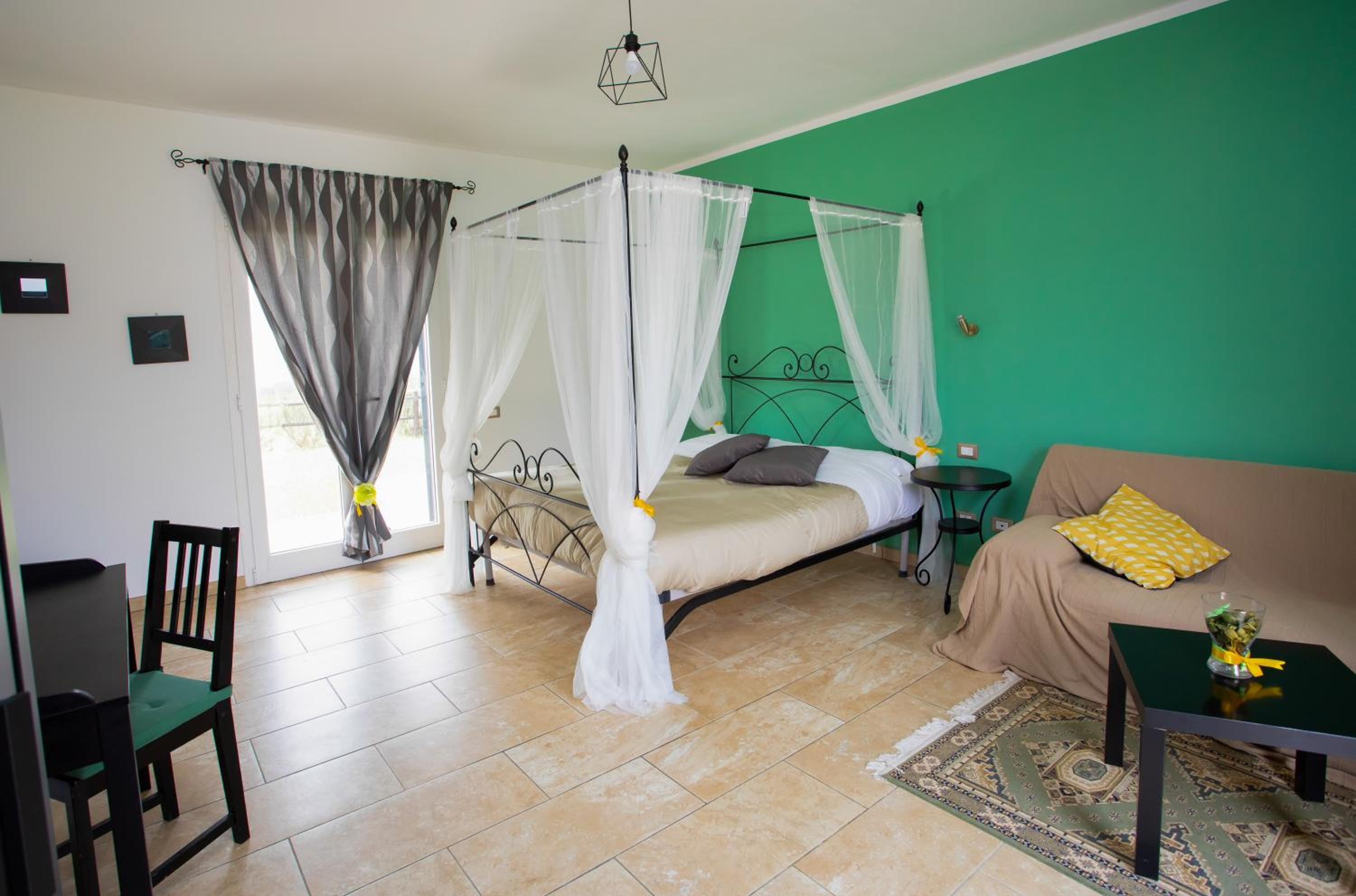 Double Room with Sea View - Photo 2