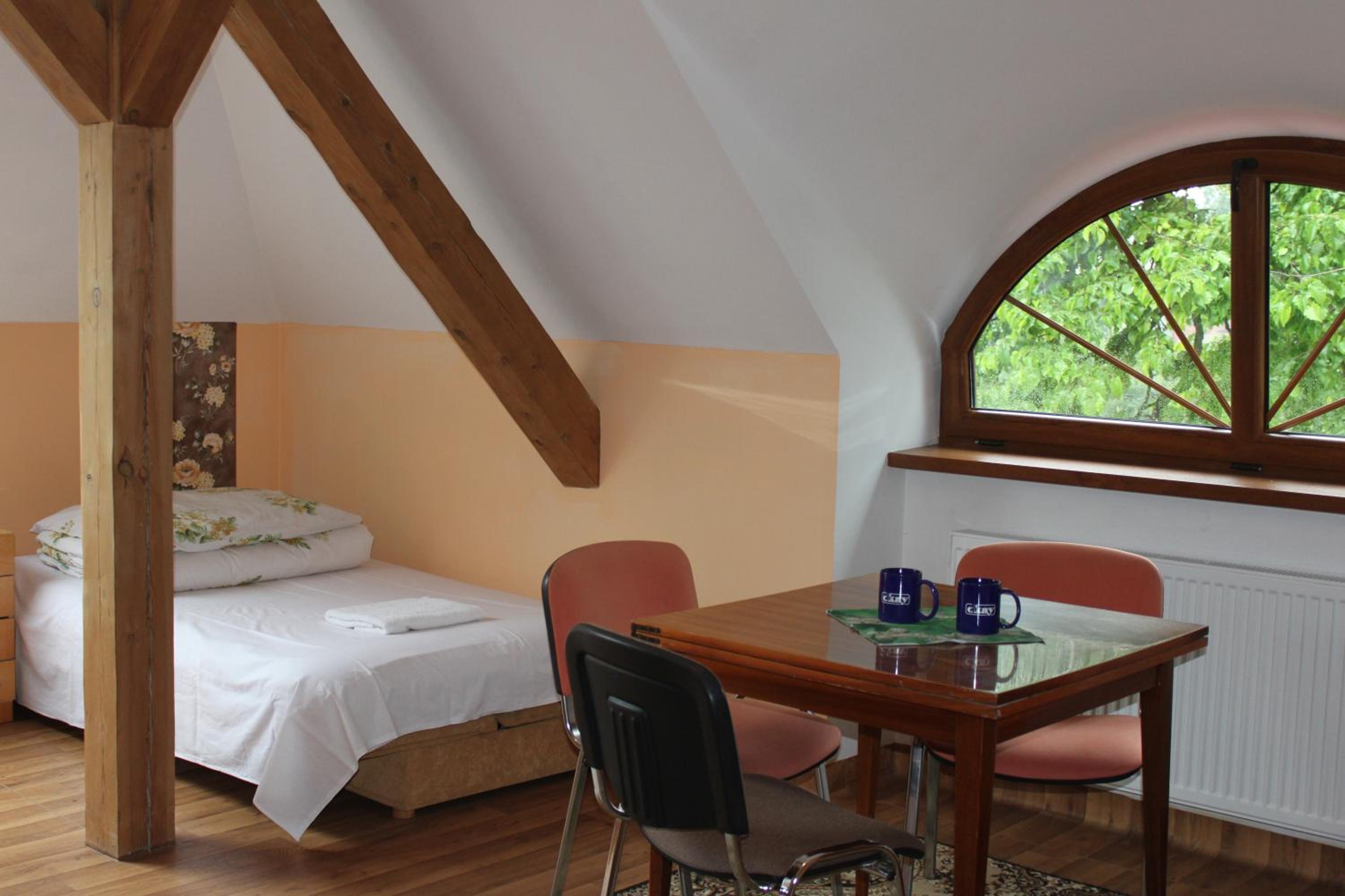 Triple Room with Private Bathroom - Photo 3