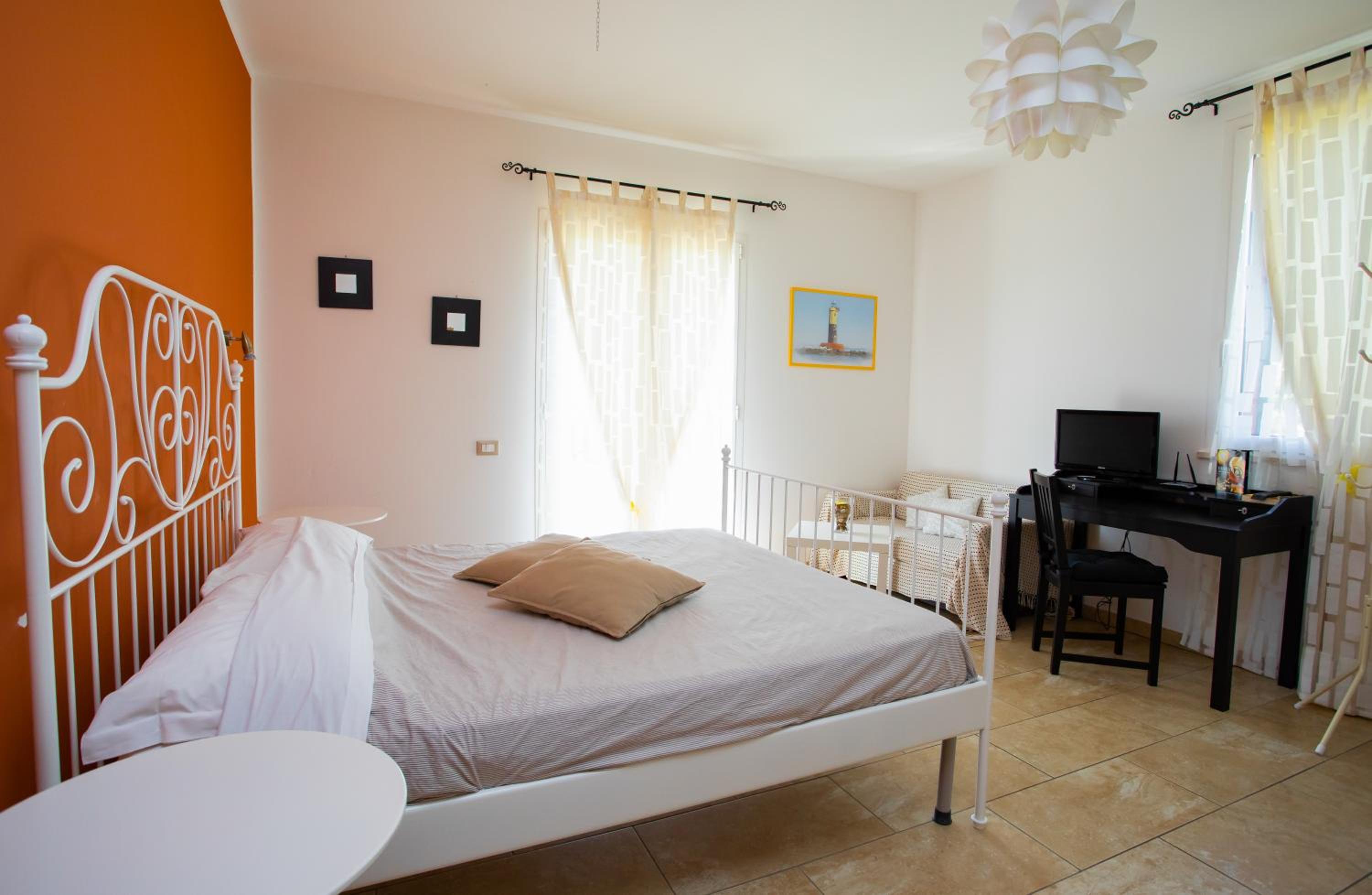 Double Room with Sea View - Photo 3