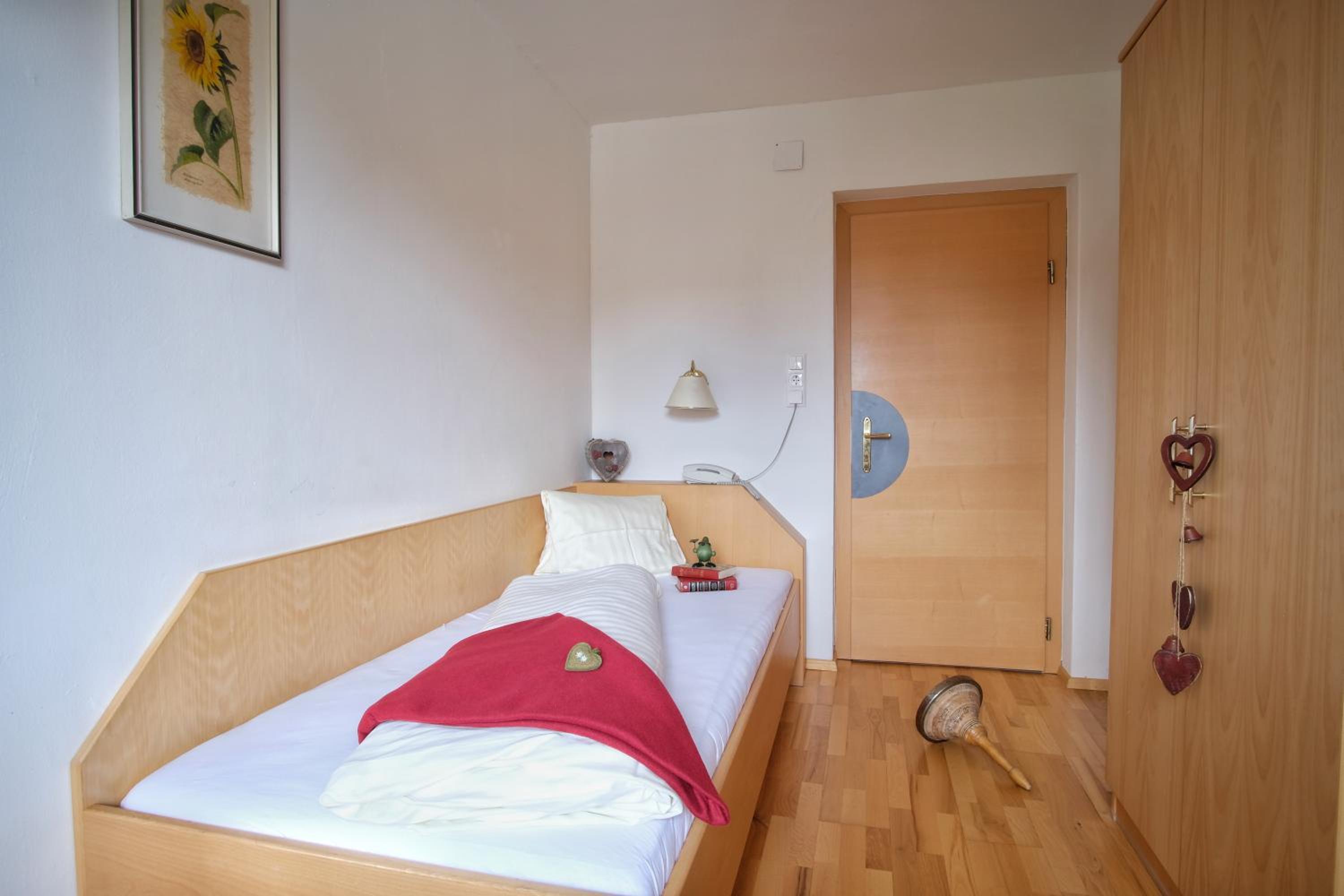 Single Room photo 3