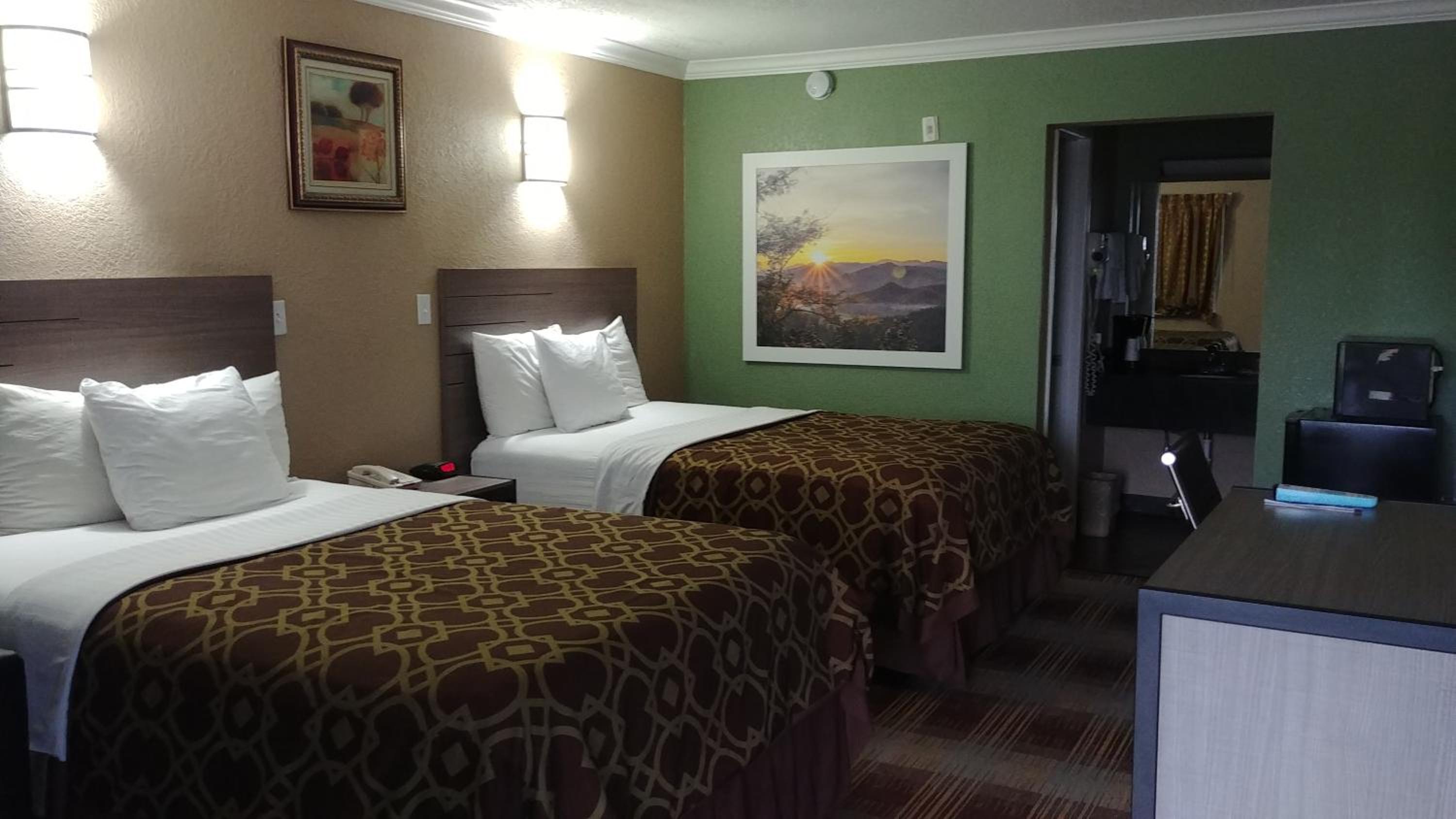 Double Room with Two Double Beds - Non-Smoking - Photo 2