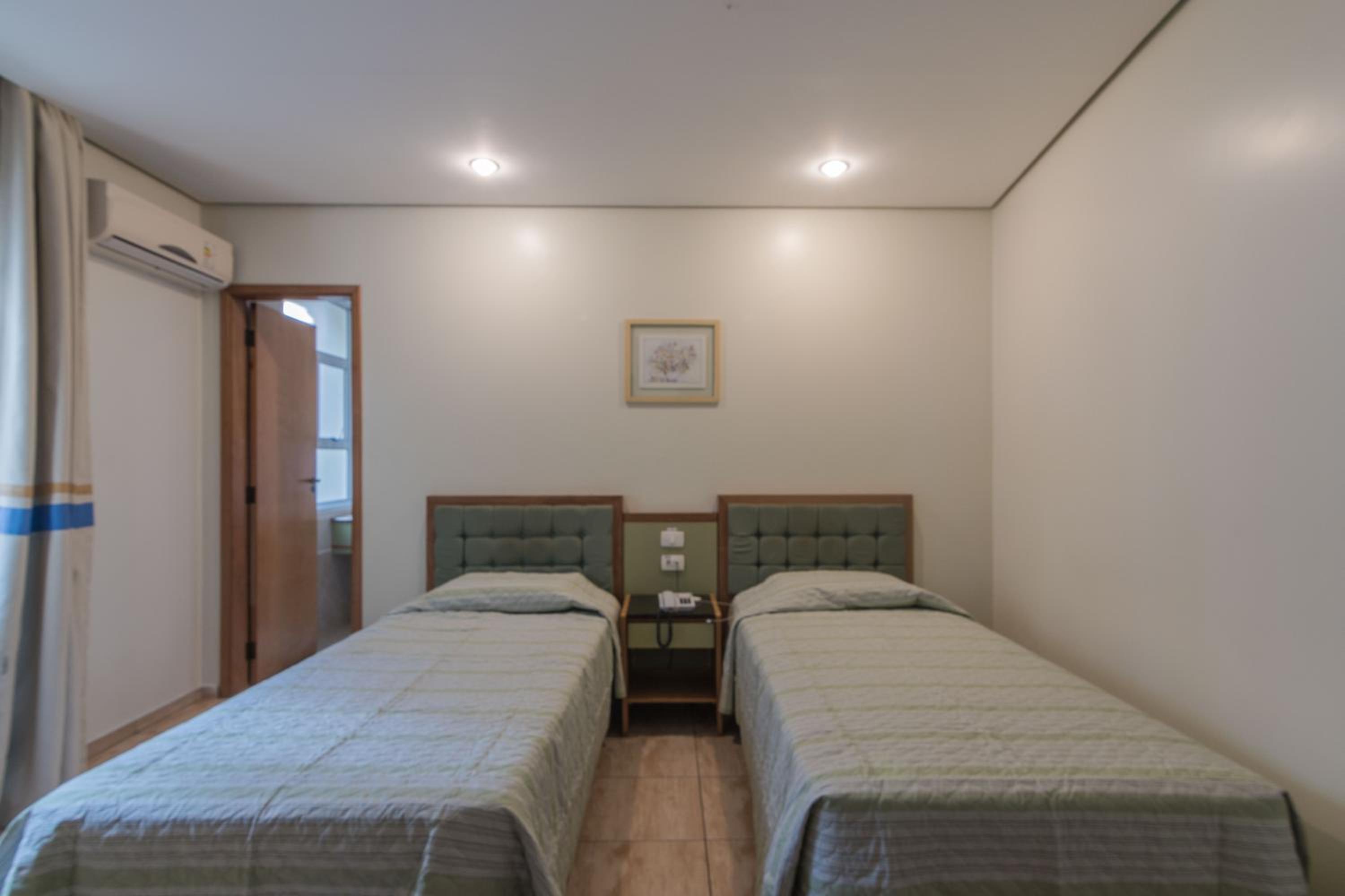 Standard Twin Room photo 2