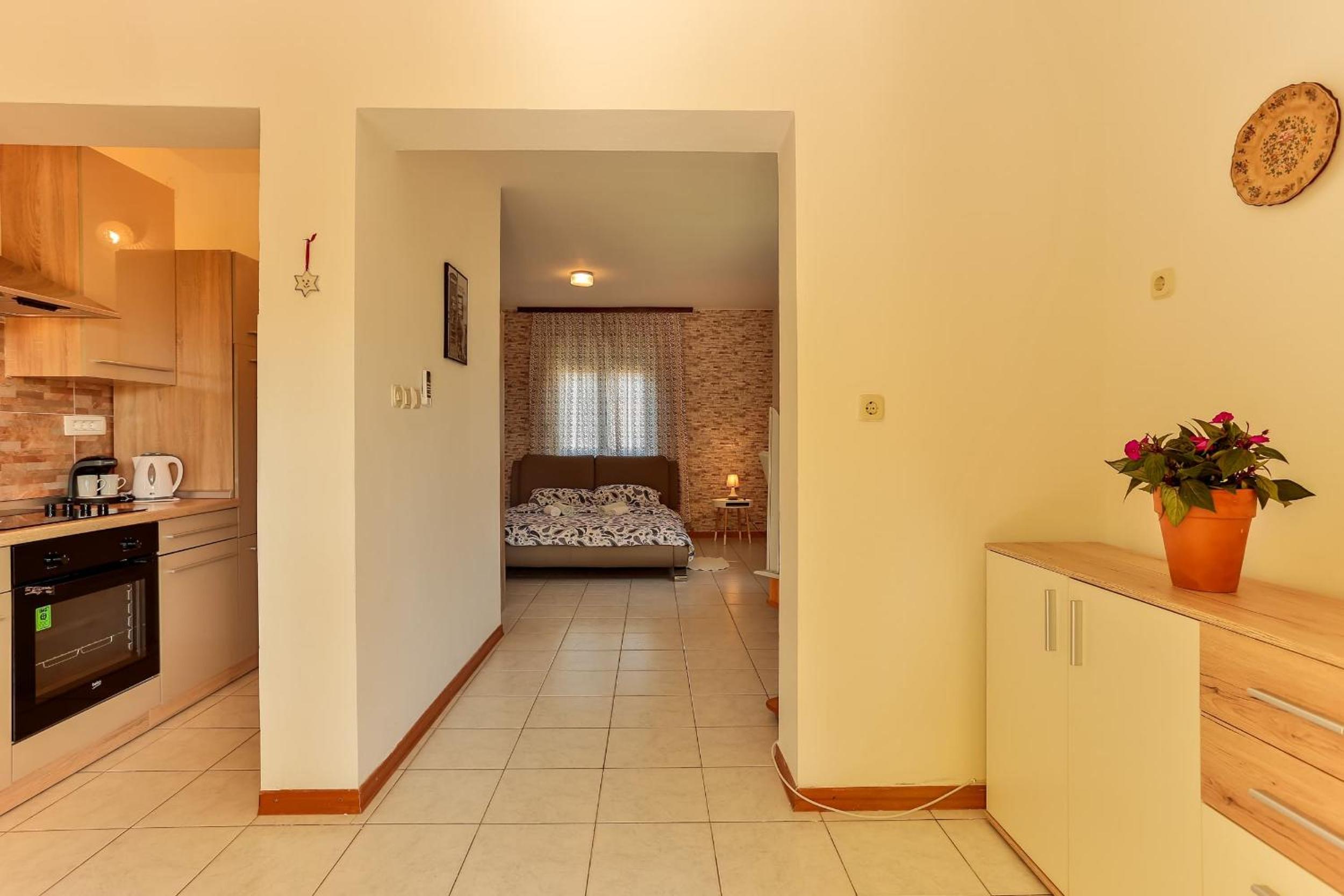 Apartment - Ground Floor - Photo 13