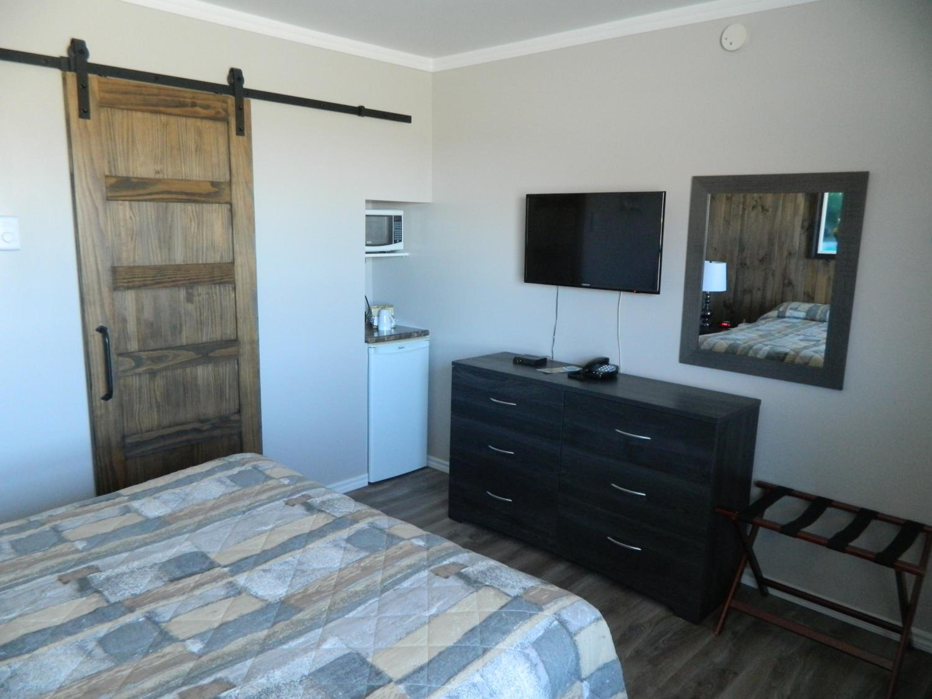 Queen Room photo 1