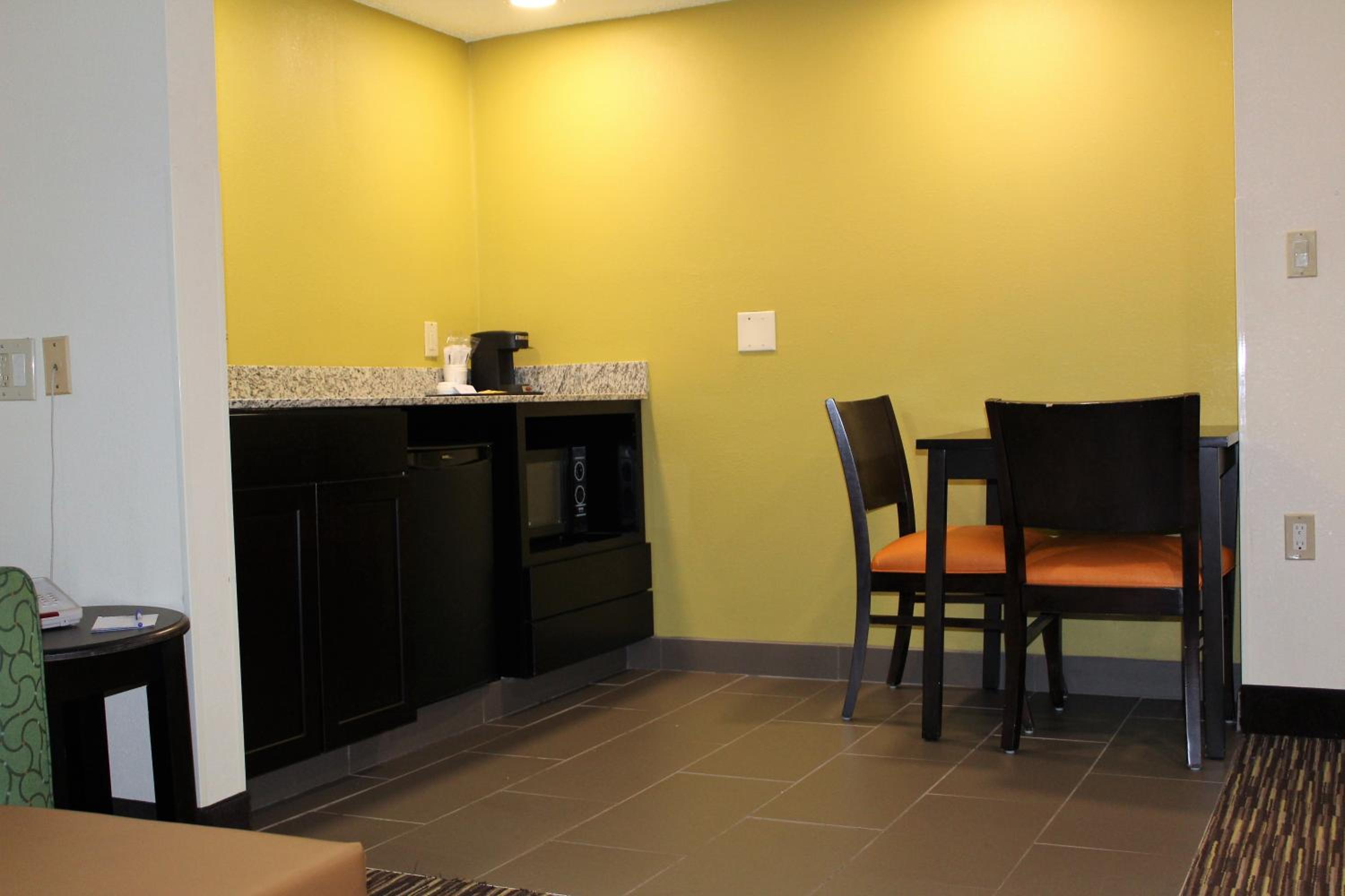 King Studio Suite - Non-Smoking - Photo 2