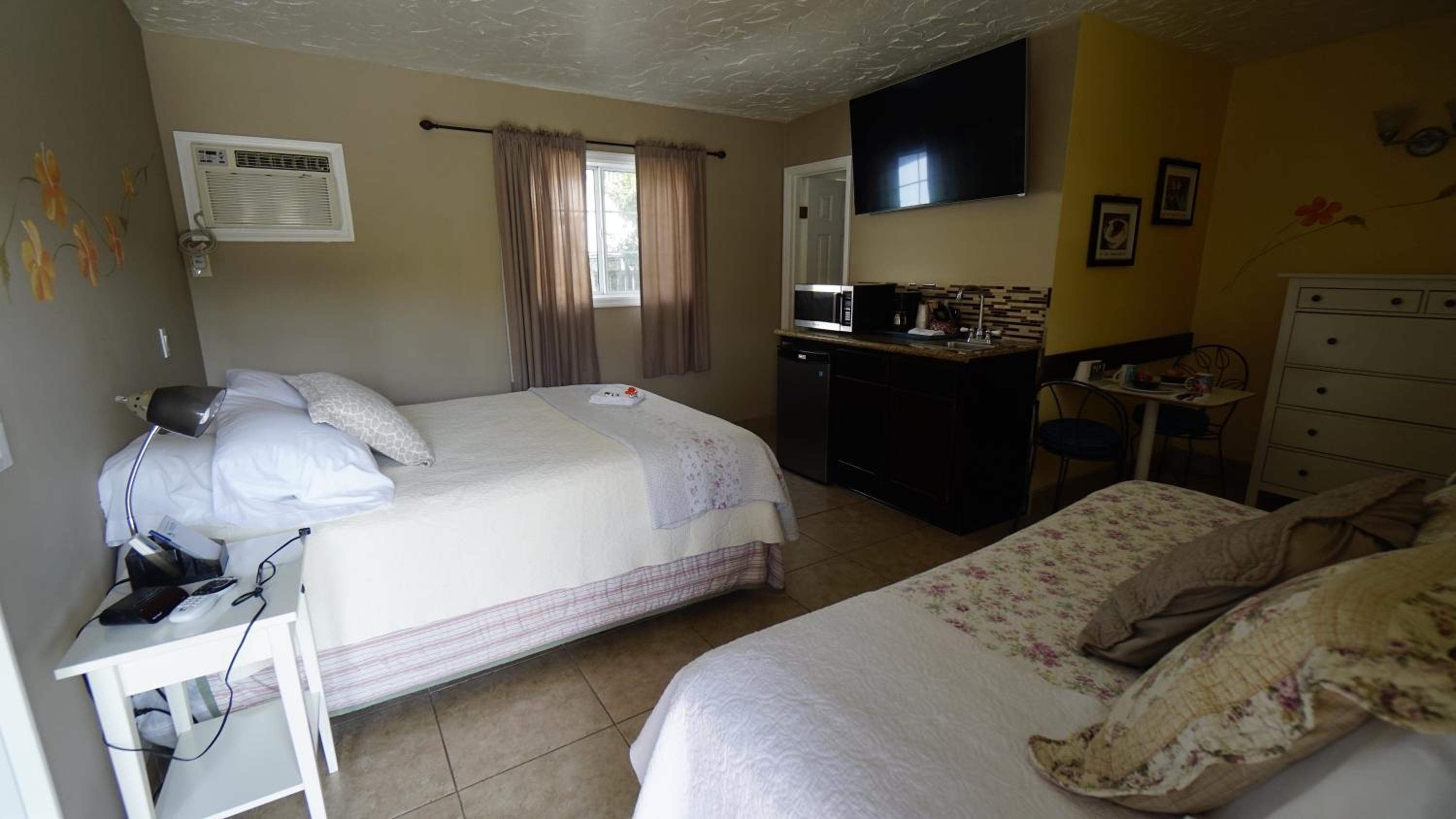 Deluxe Double Room with Extra Bed