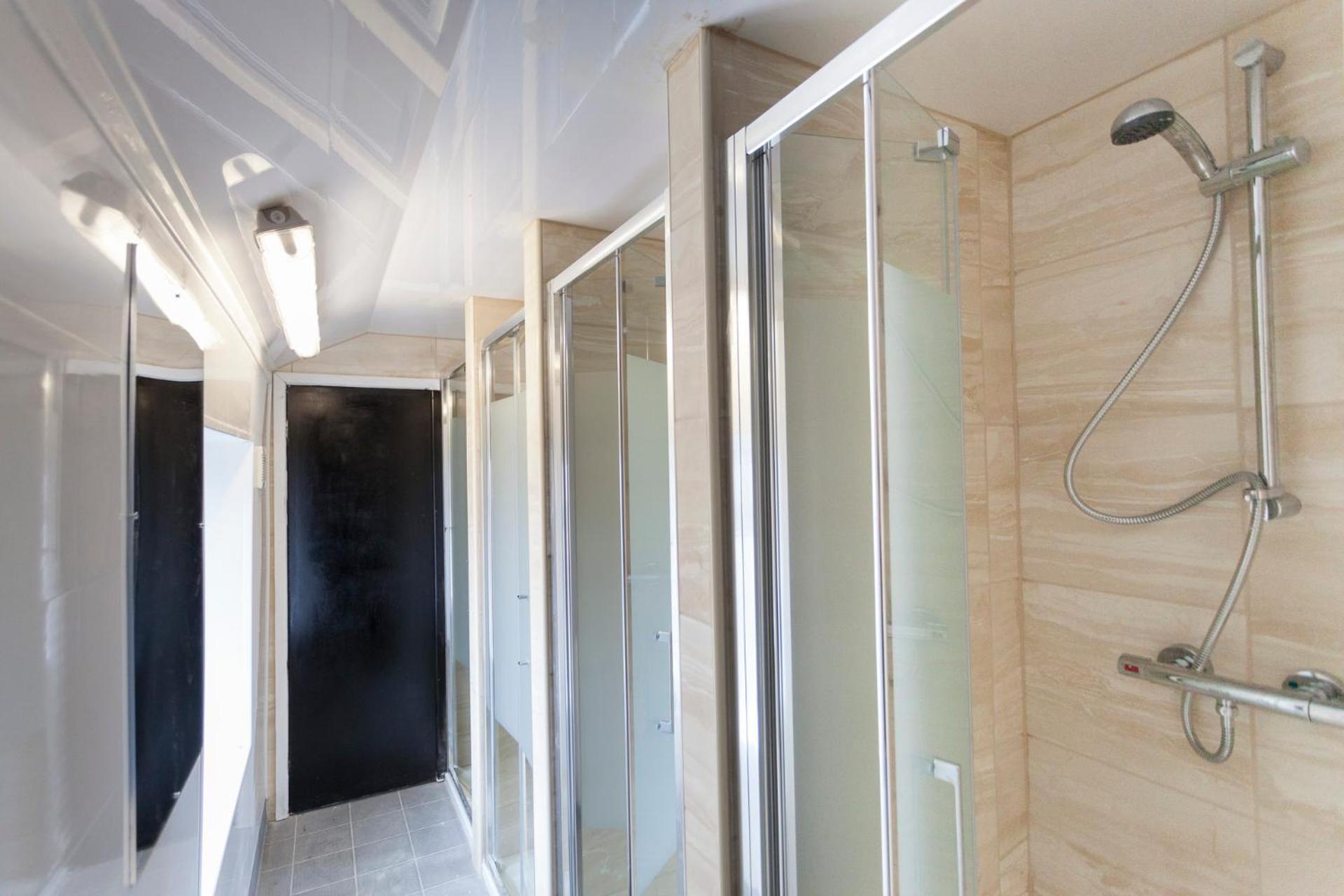 Standard Twin Room with Shared Bathroom photo 3