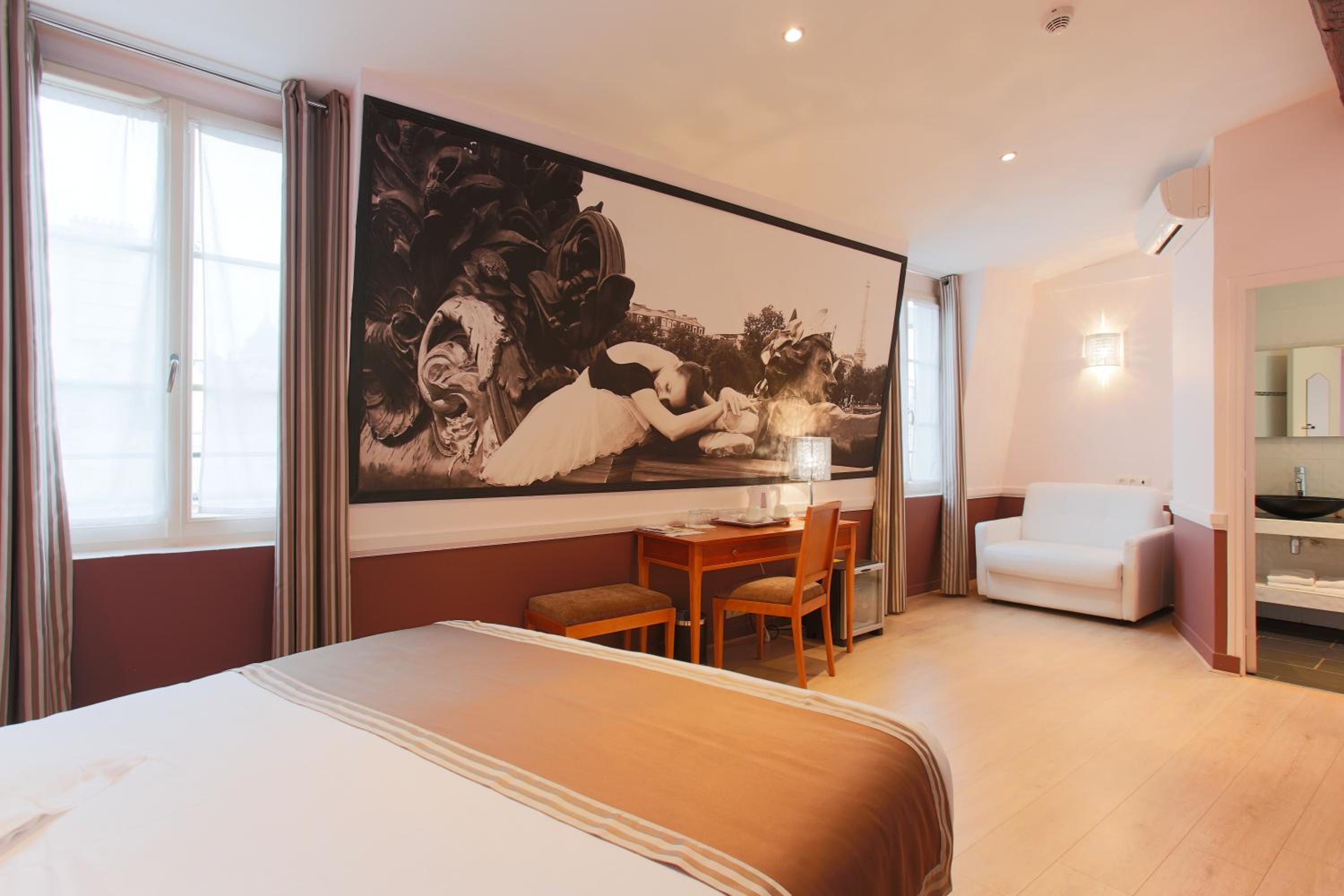 Junior Suite (2 Adults) photo 3