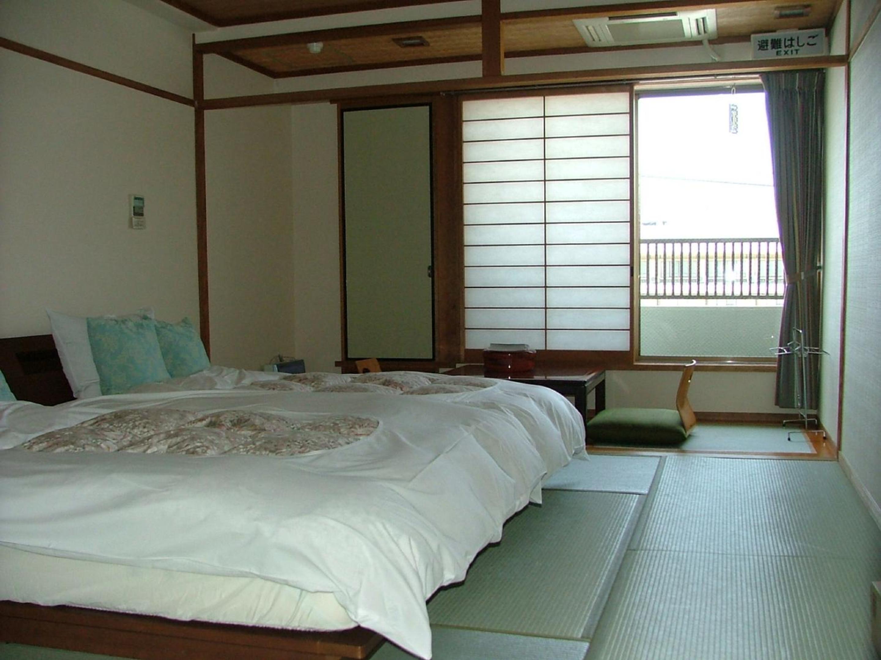 Twin Room with Tatami Area photo 1