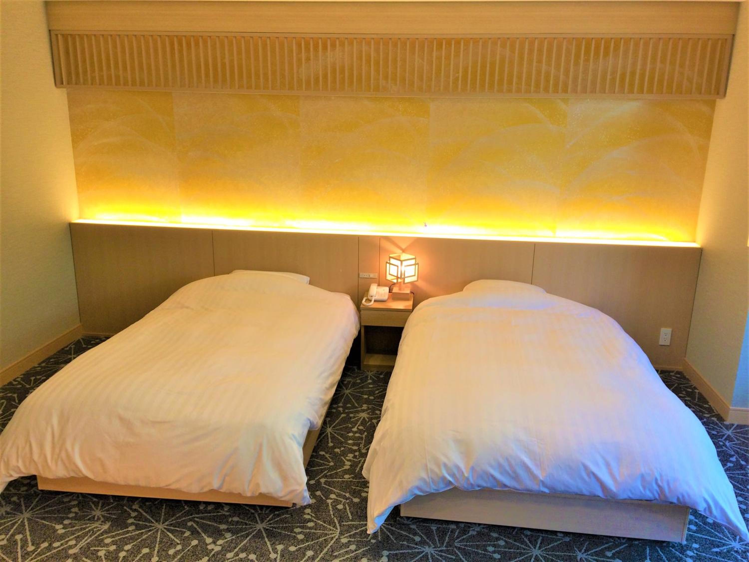 Renovated Twin Room with Tatami Area - New Building
