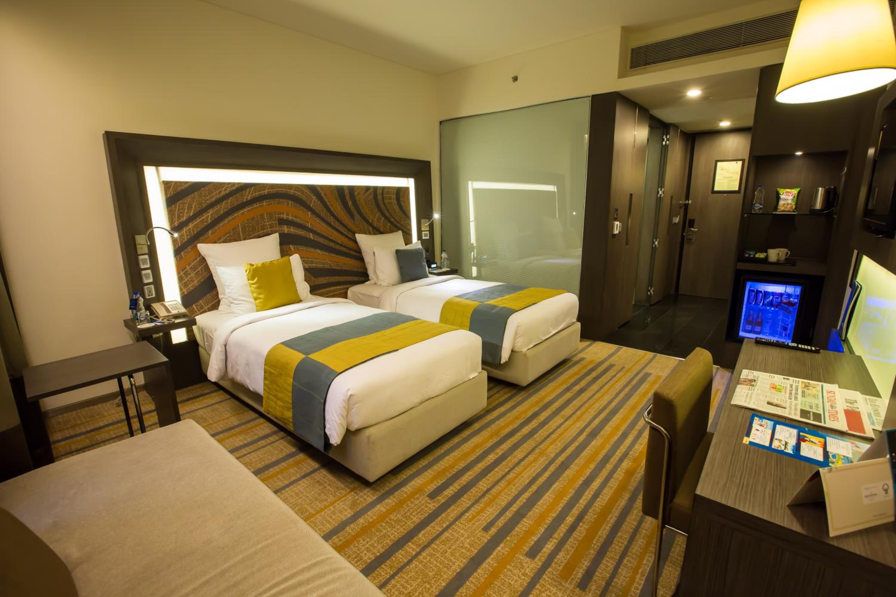 Superior Twin Room -  Happy Hours (BUY 1 GET 1) all beverages at Cafe Joy (12 pm to 6pm), 20% discount on F & B, 20% discount on Laundry
