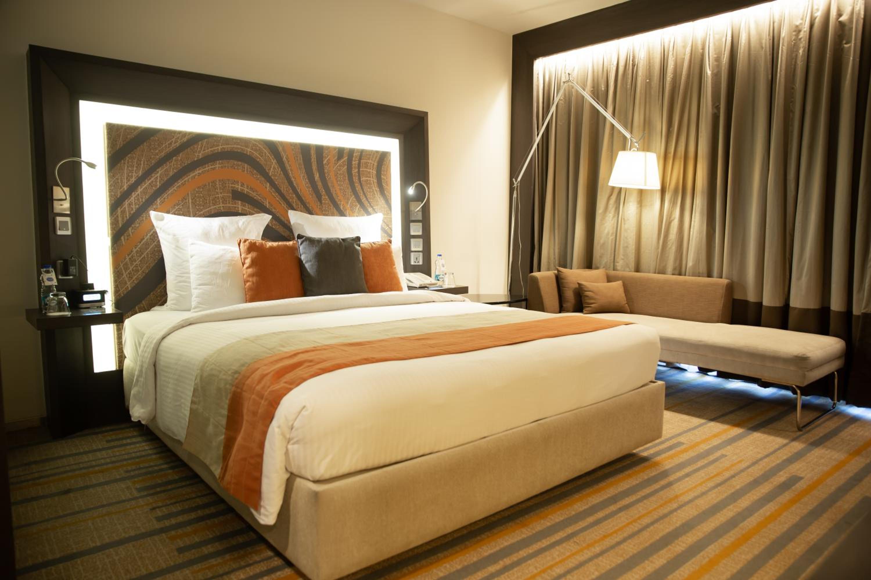Superior Room: Day use Rate (10am to 6pm) for 6hrs only - Mandatory checkout at 6pm - No night stay allowed
