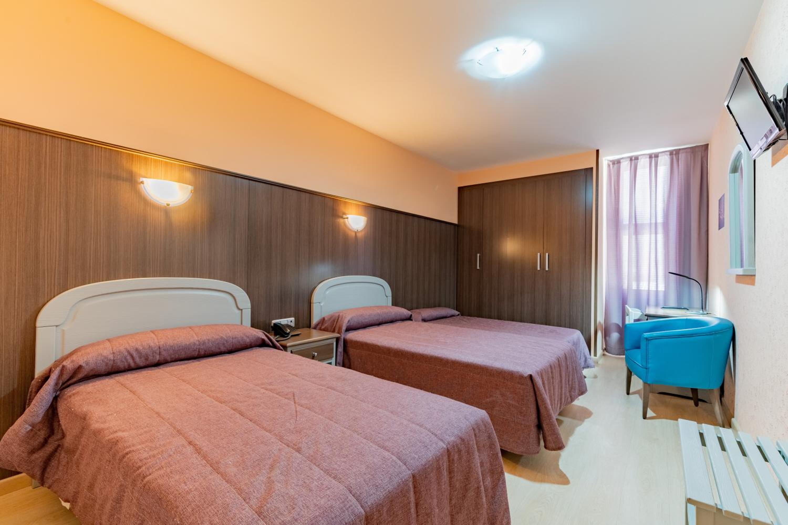Triple Room - Photo 2