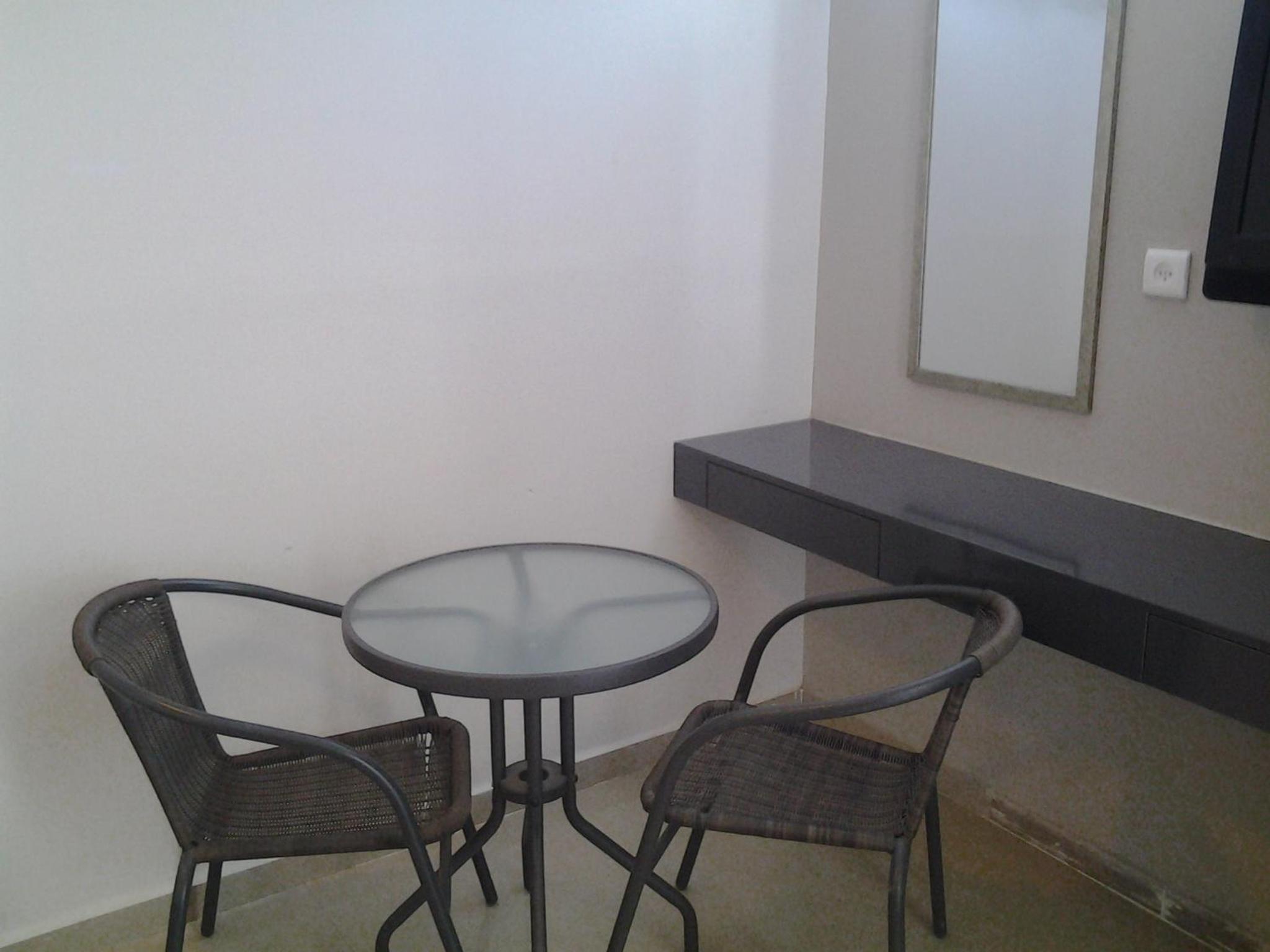 One-Bedroom Apartment photo 3