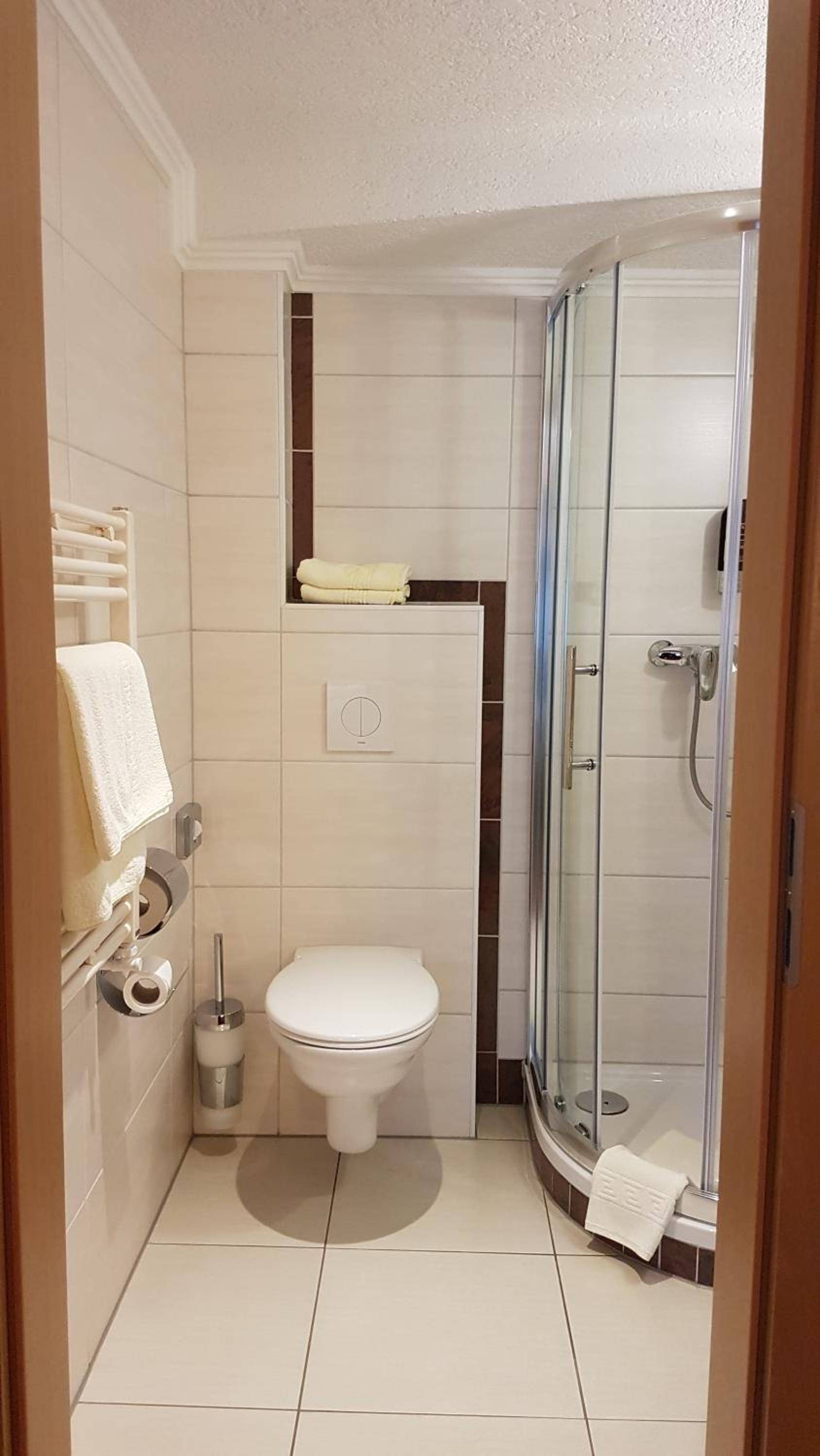 Double Room - Photo 11