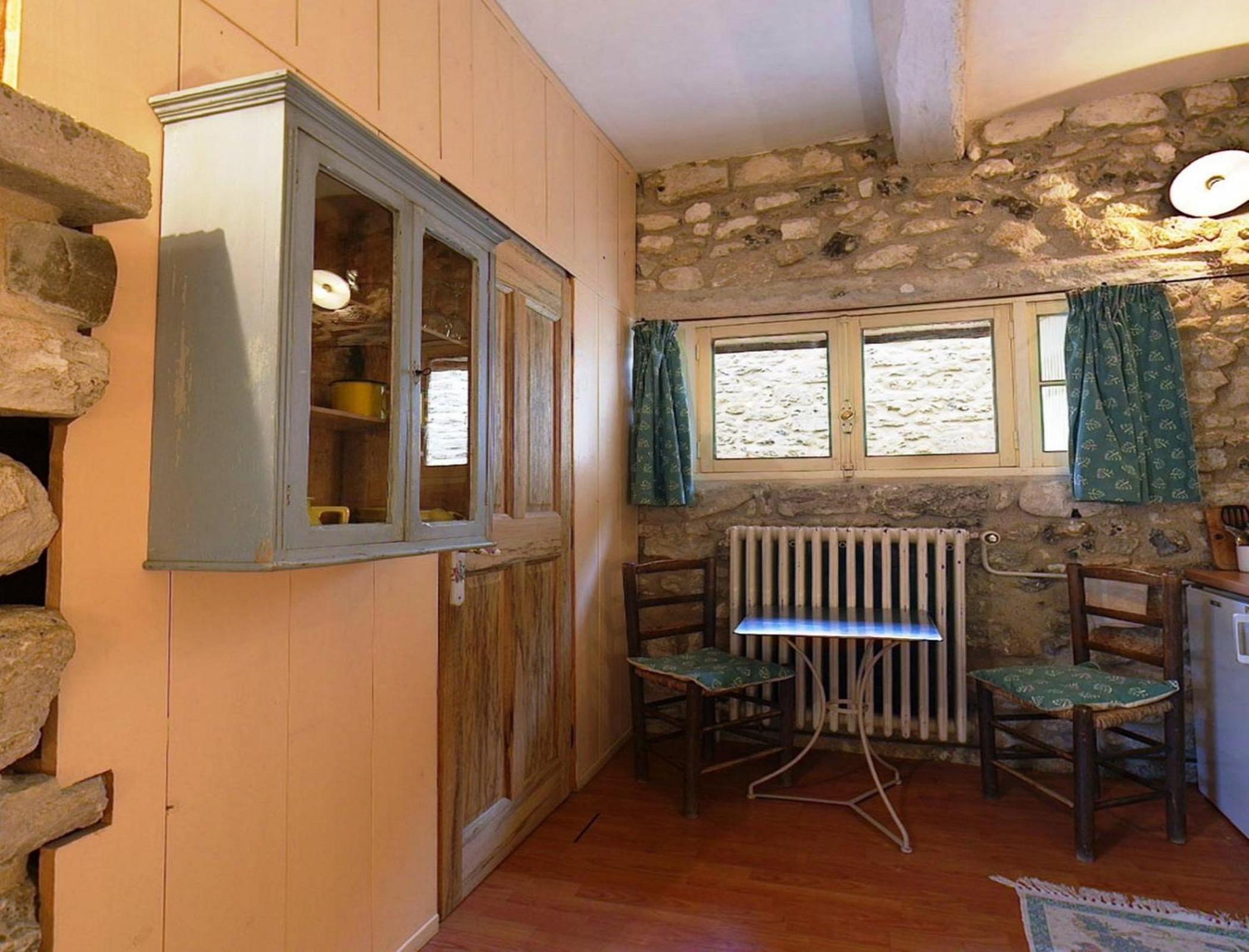 Studio Apartment (2 Adults)