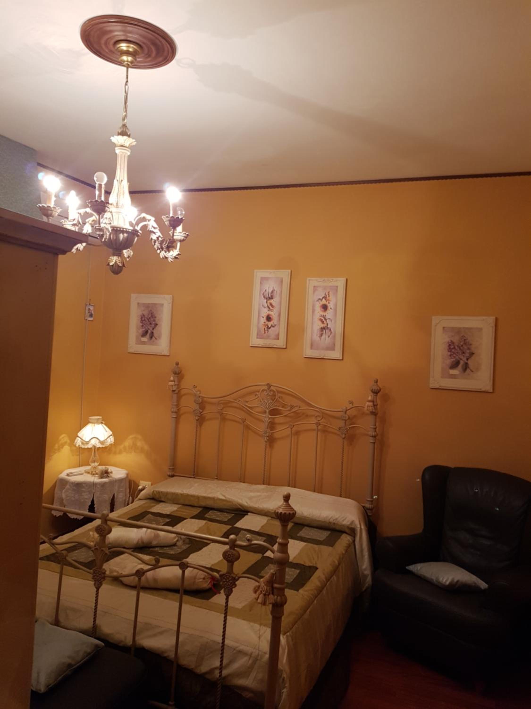 Basic Triple Room with Shared Bathroom photo 1
