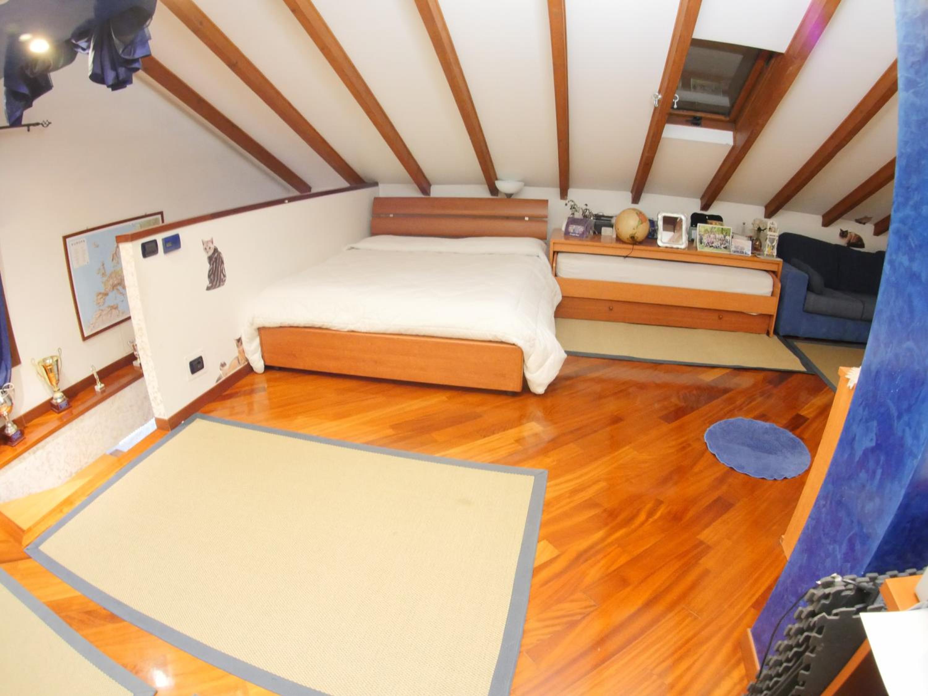 Superior Family Room photo 1