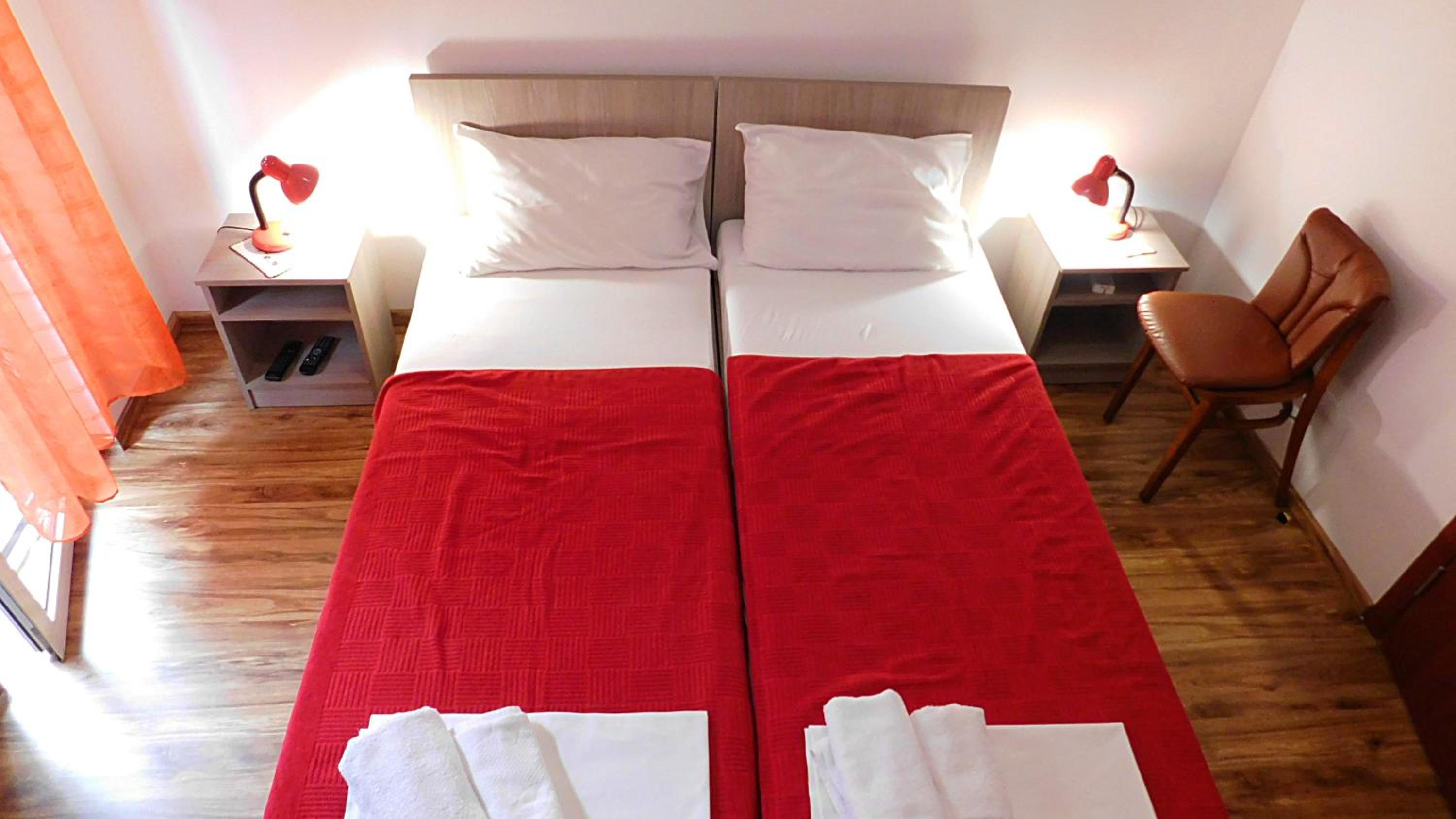 Economy Twin Room photo 1
