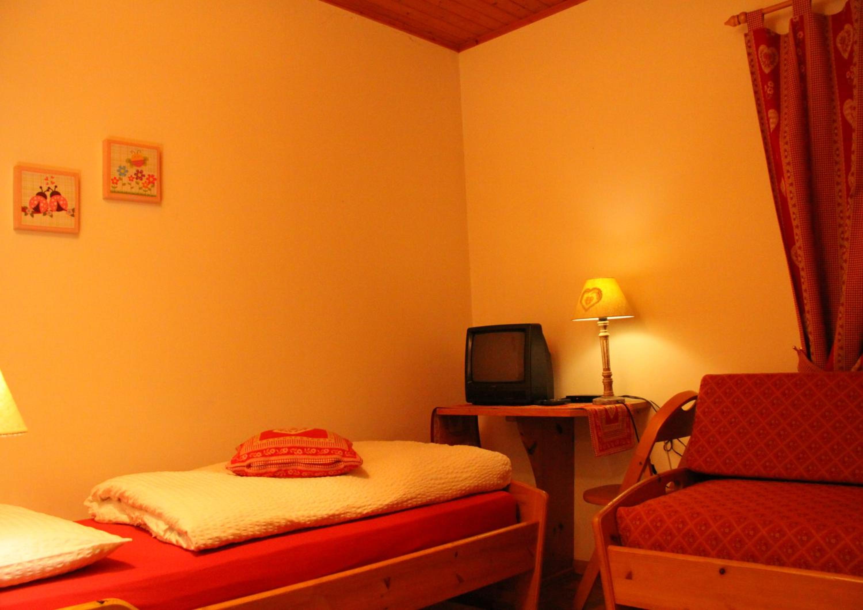 Family Room with Private Bathroom photo 1