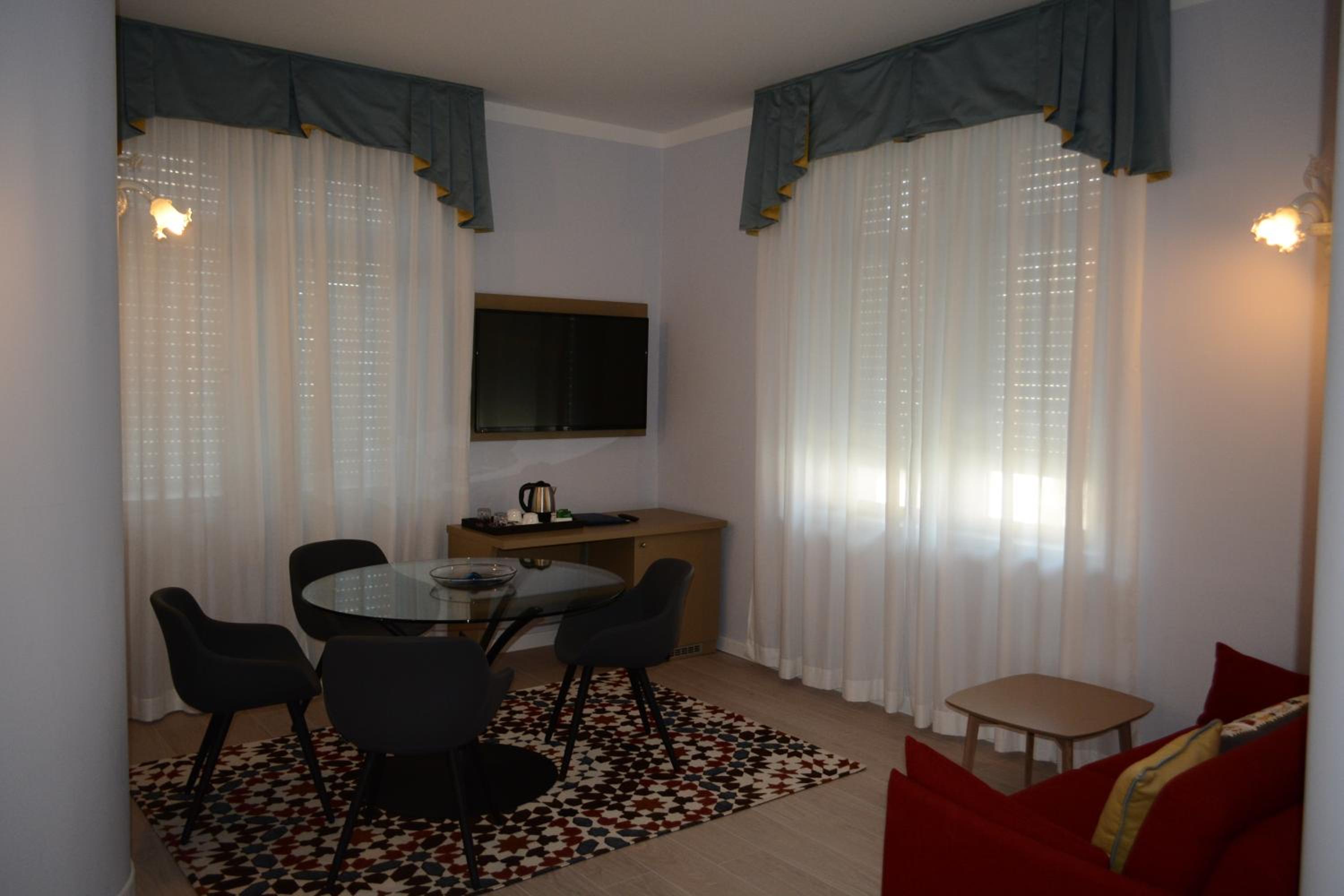 Superior Suite - Photo 3