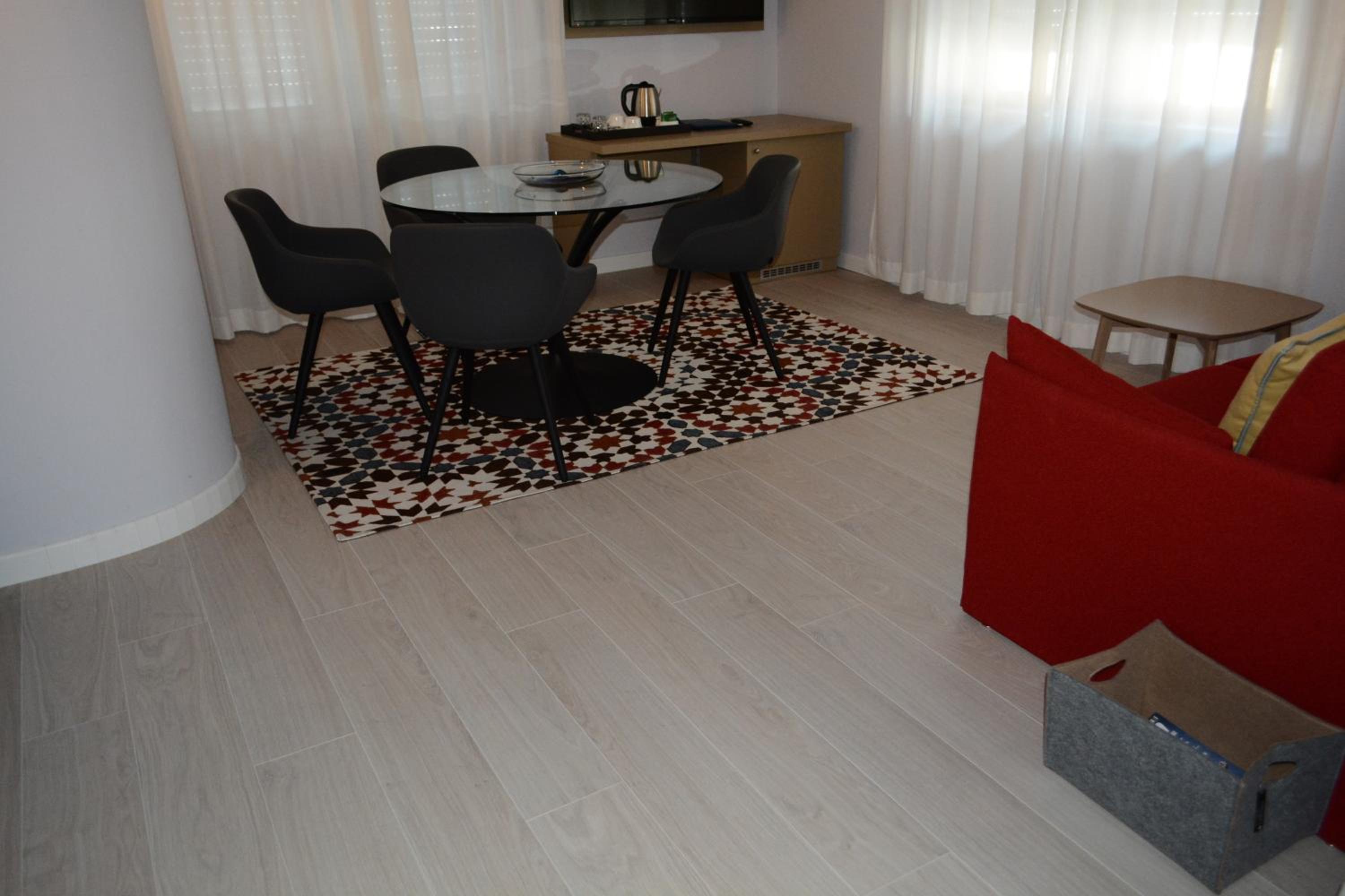 Superior Suite - Photo 4