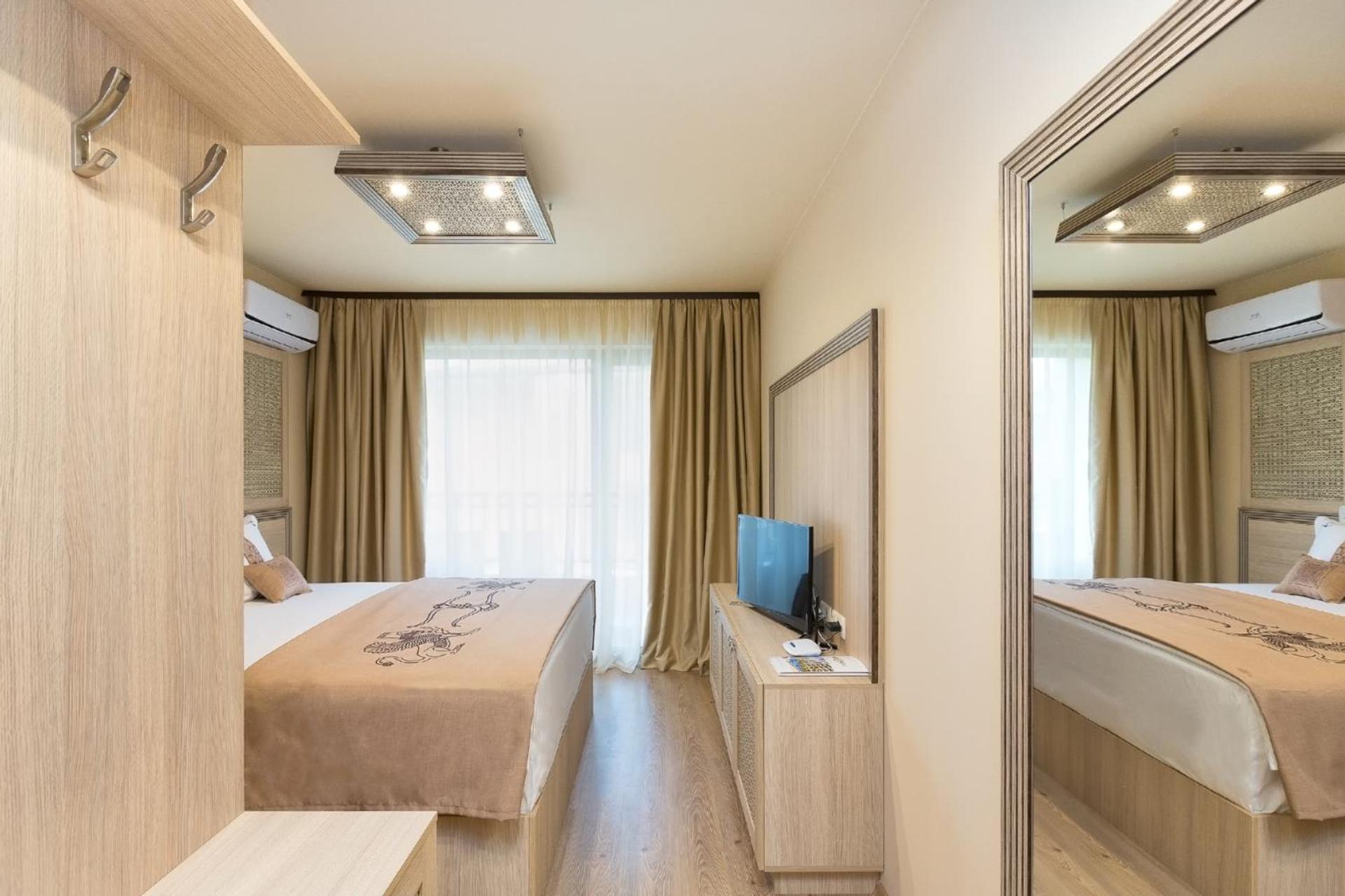 One-Bedroom Apartment with Balcony and Pool View - Photo 9