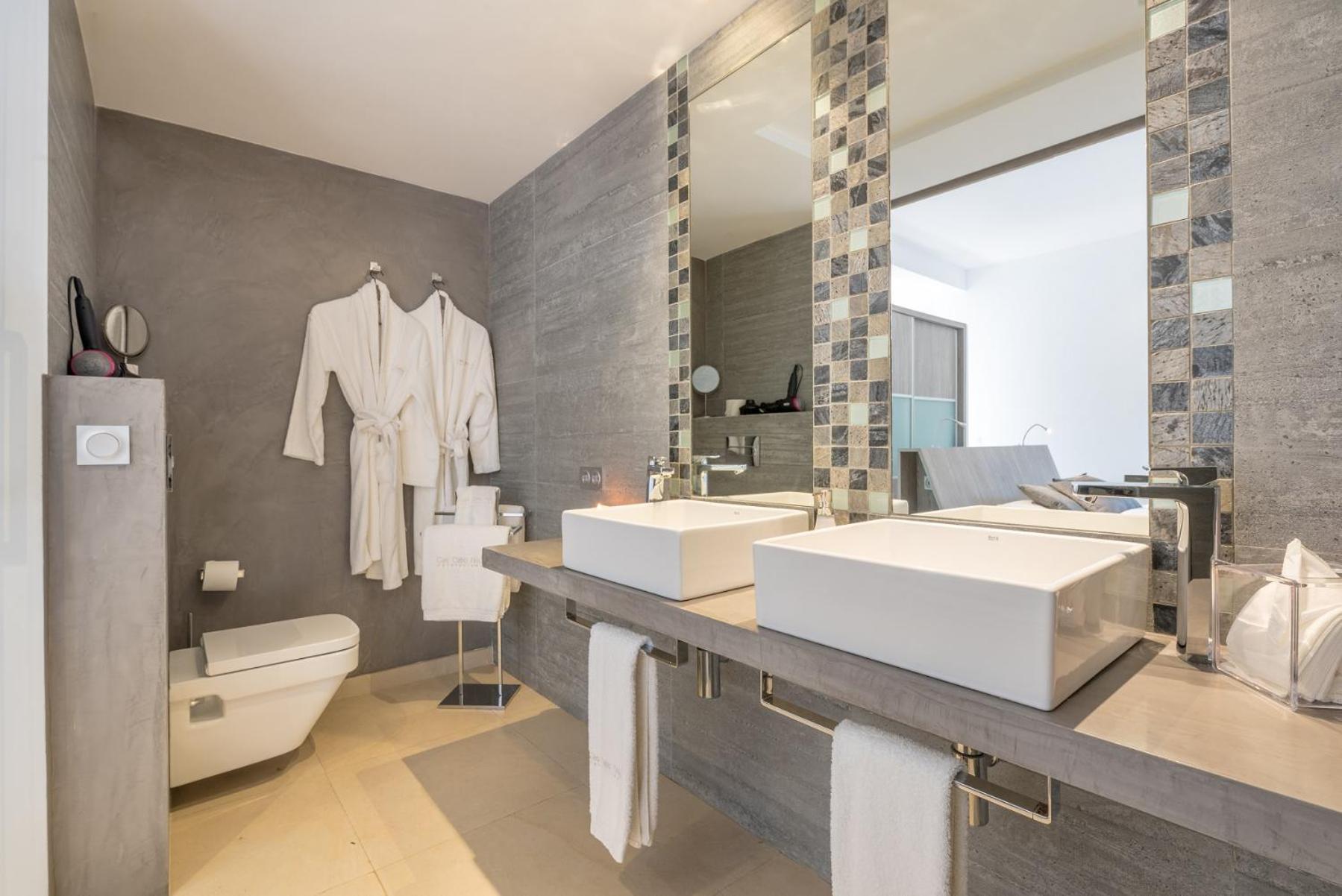 Superior Double Room photo 2