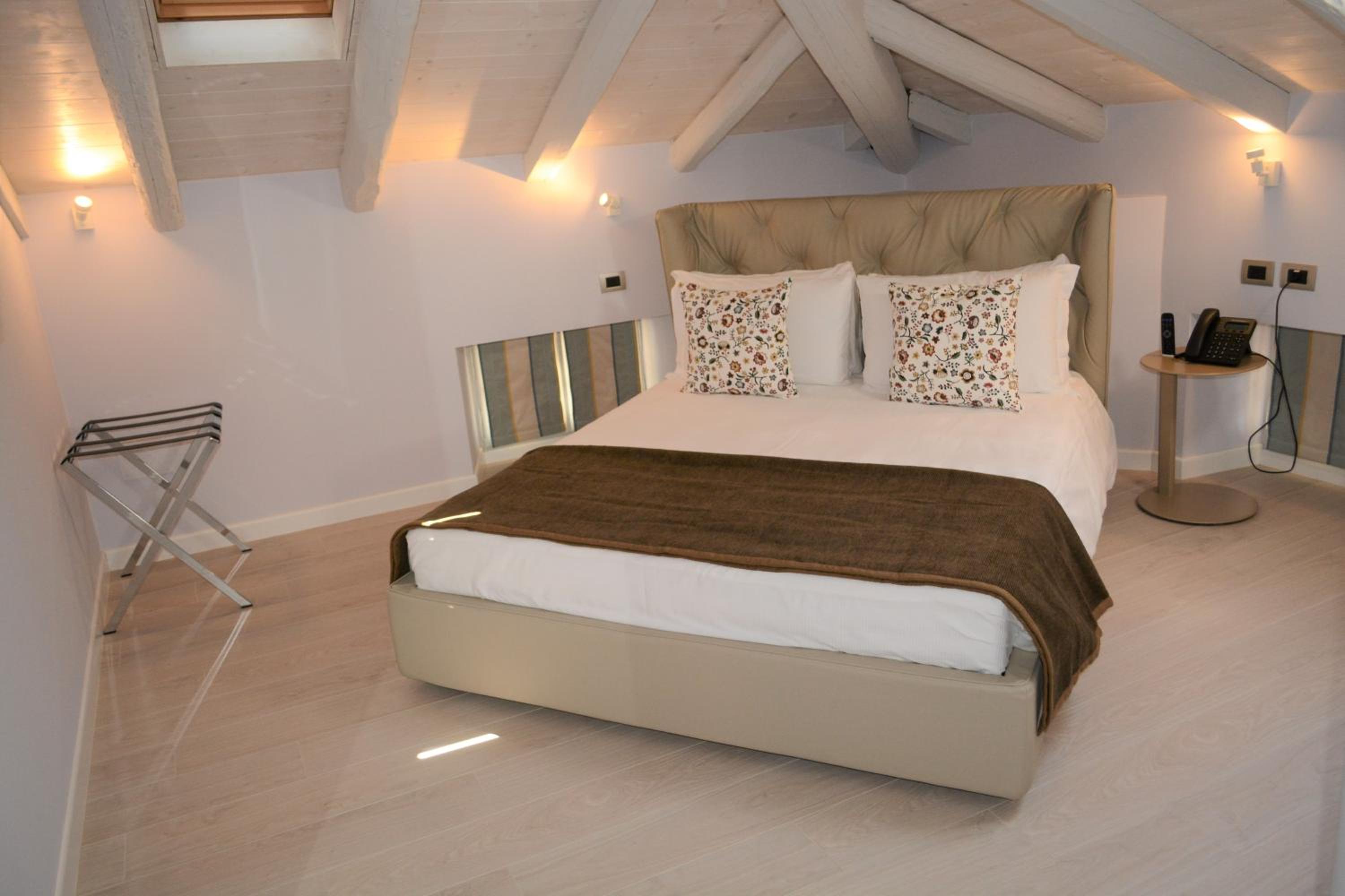 Suite - Photo 6