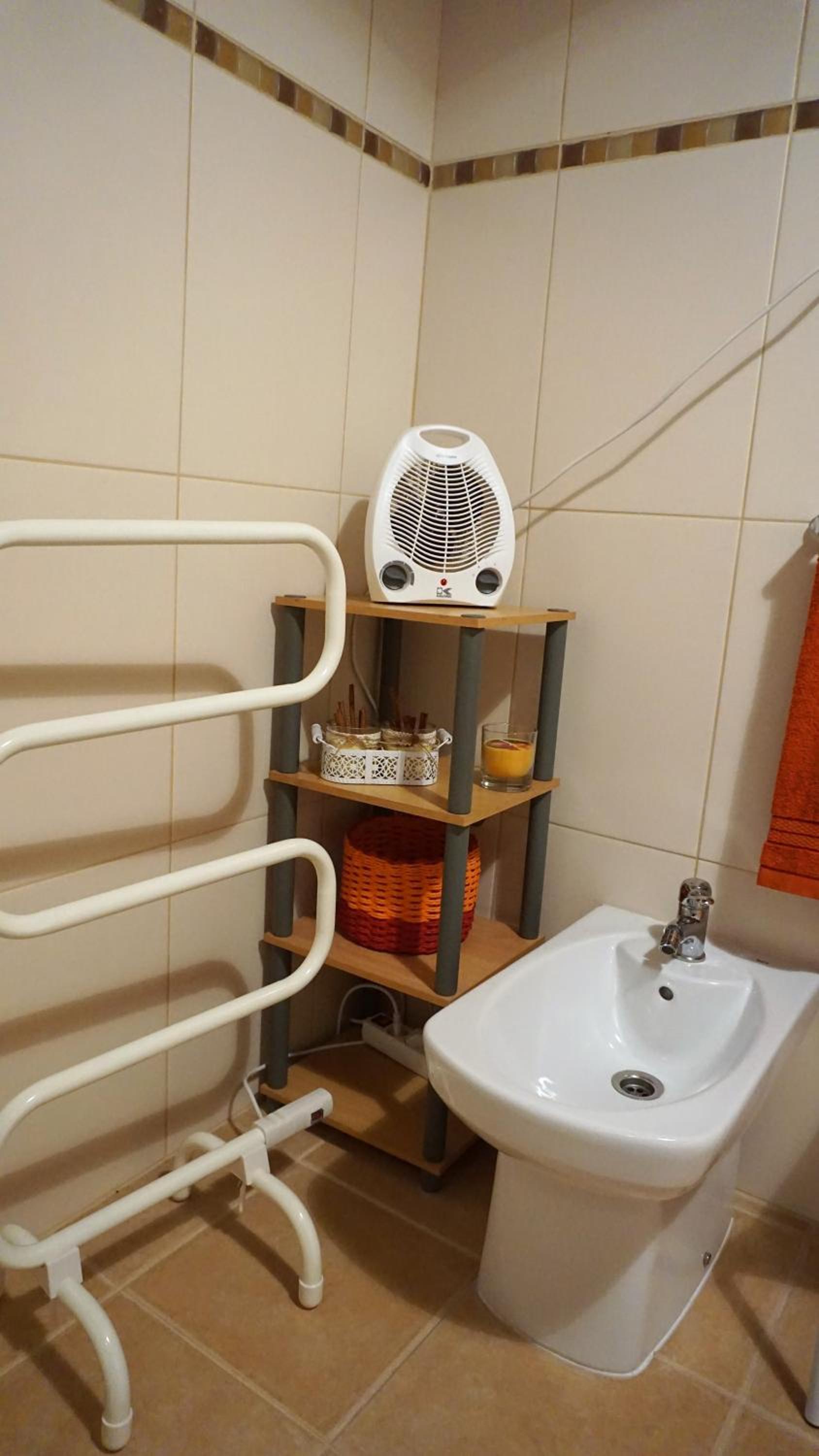 Quadruple Room with Private External Bathroom - Photo 8