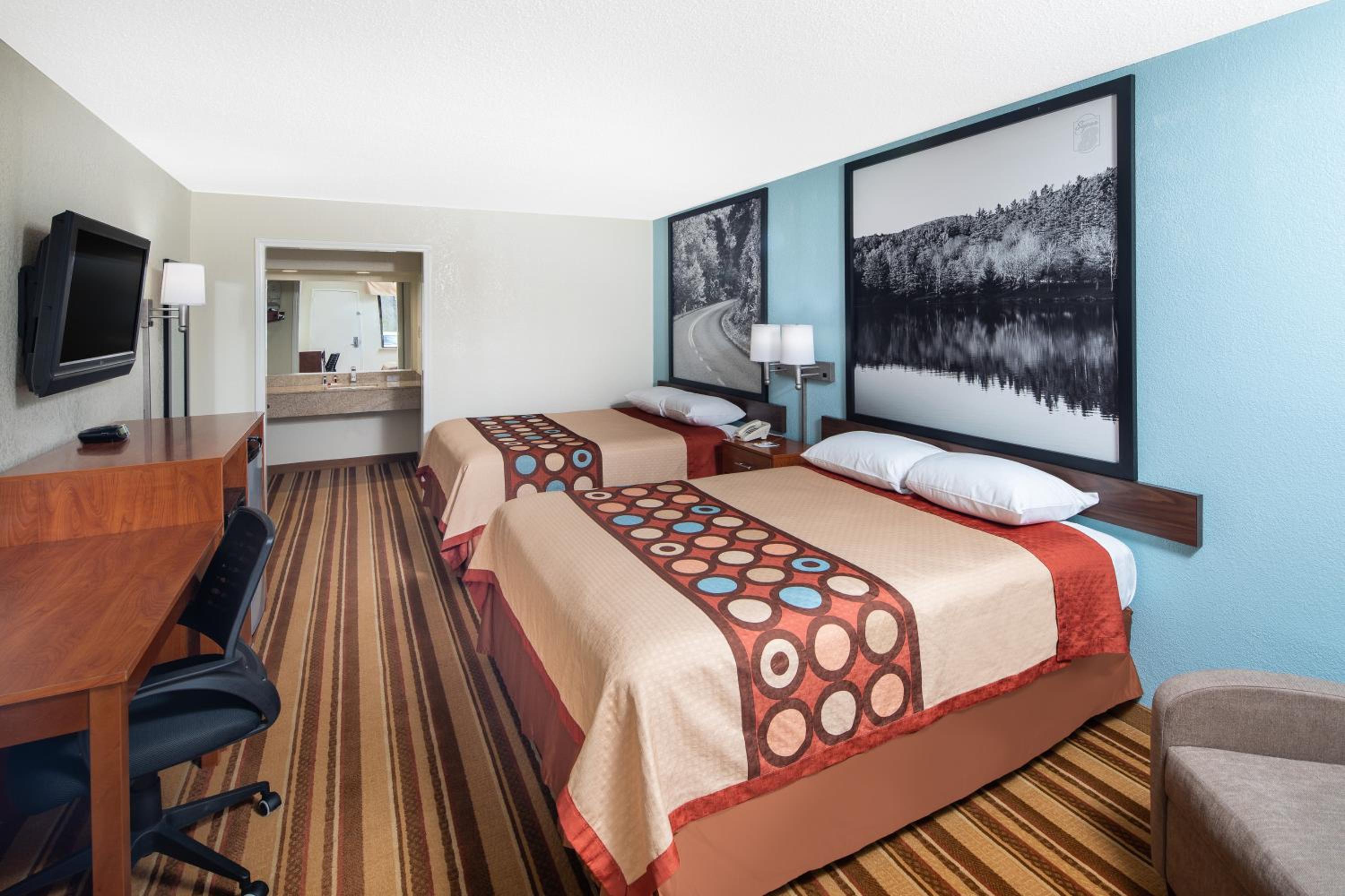 Deluxe Double Room with Two Double Beds - Non-Smoking - Photo 3