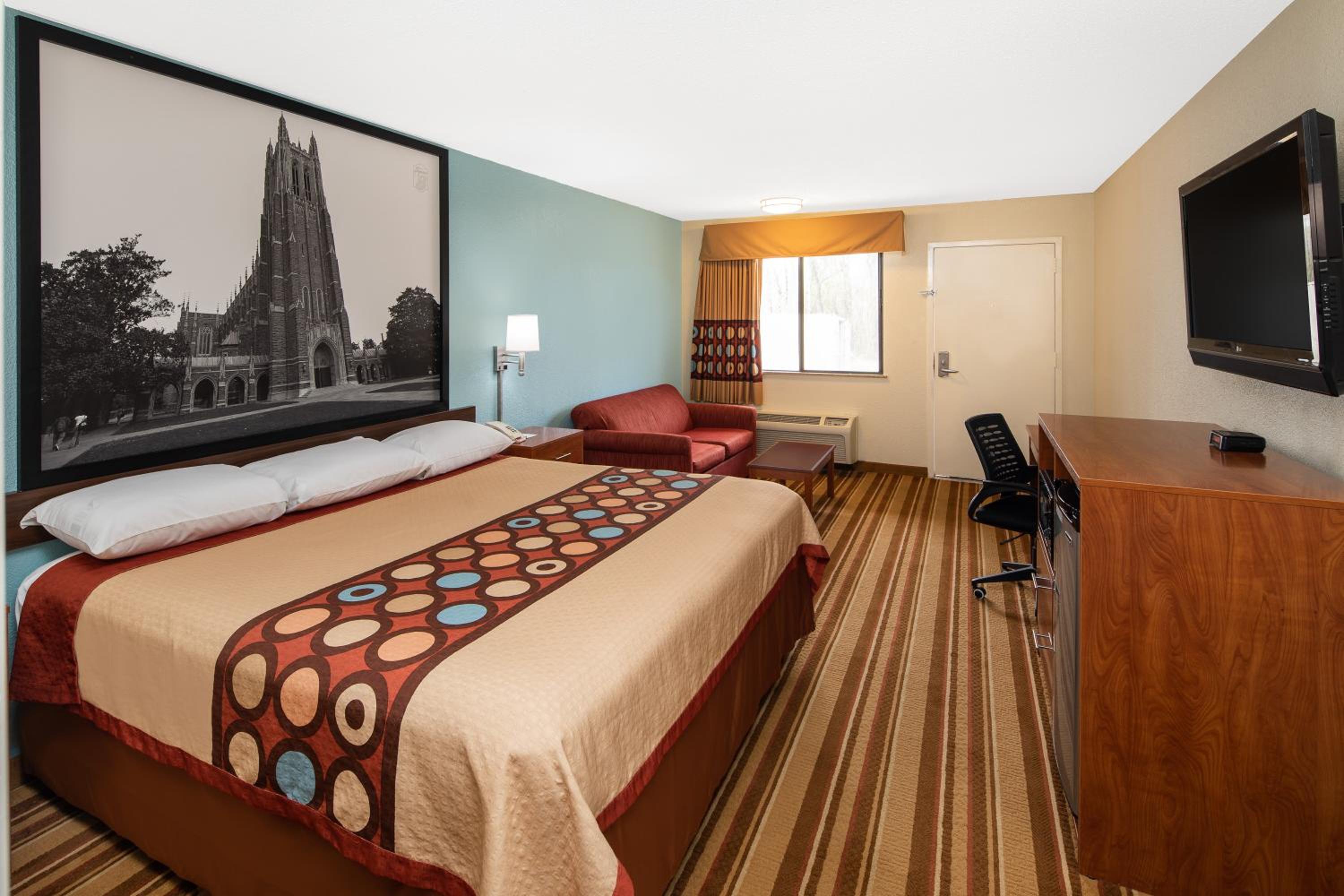 King Room - Non-Smoking - Photo 3
