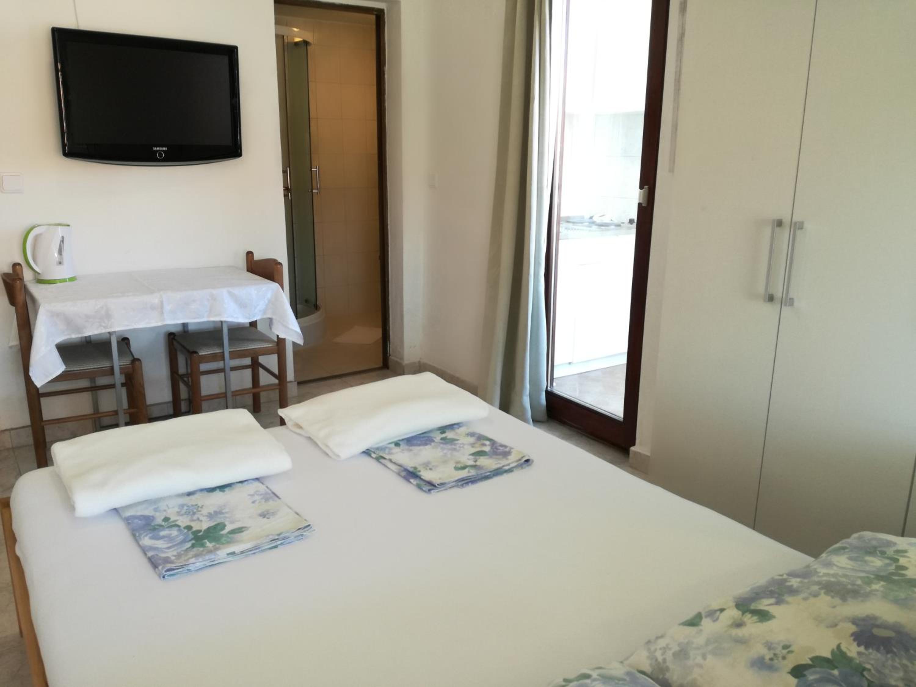 Studio Apartment with Balcony