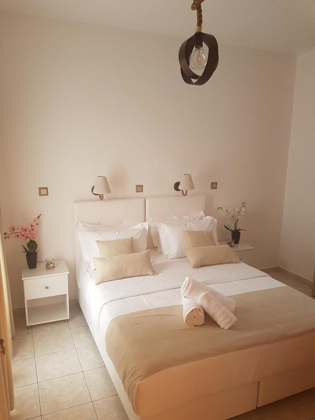 Deluxe Suite - Photo 5