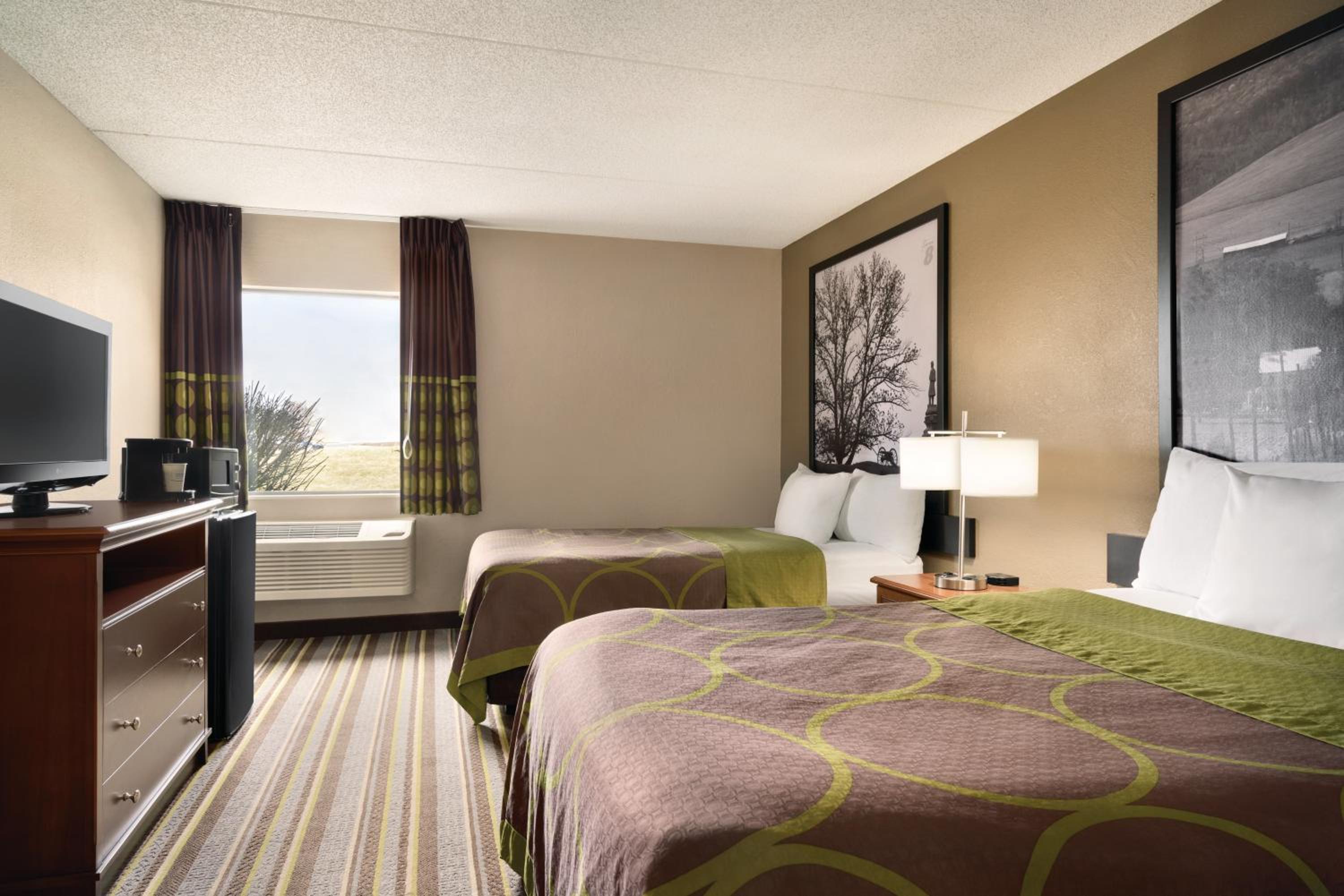 Double Room - Mobility Access/Non-Smoking - Photo 1