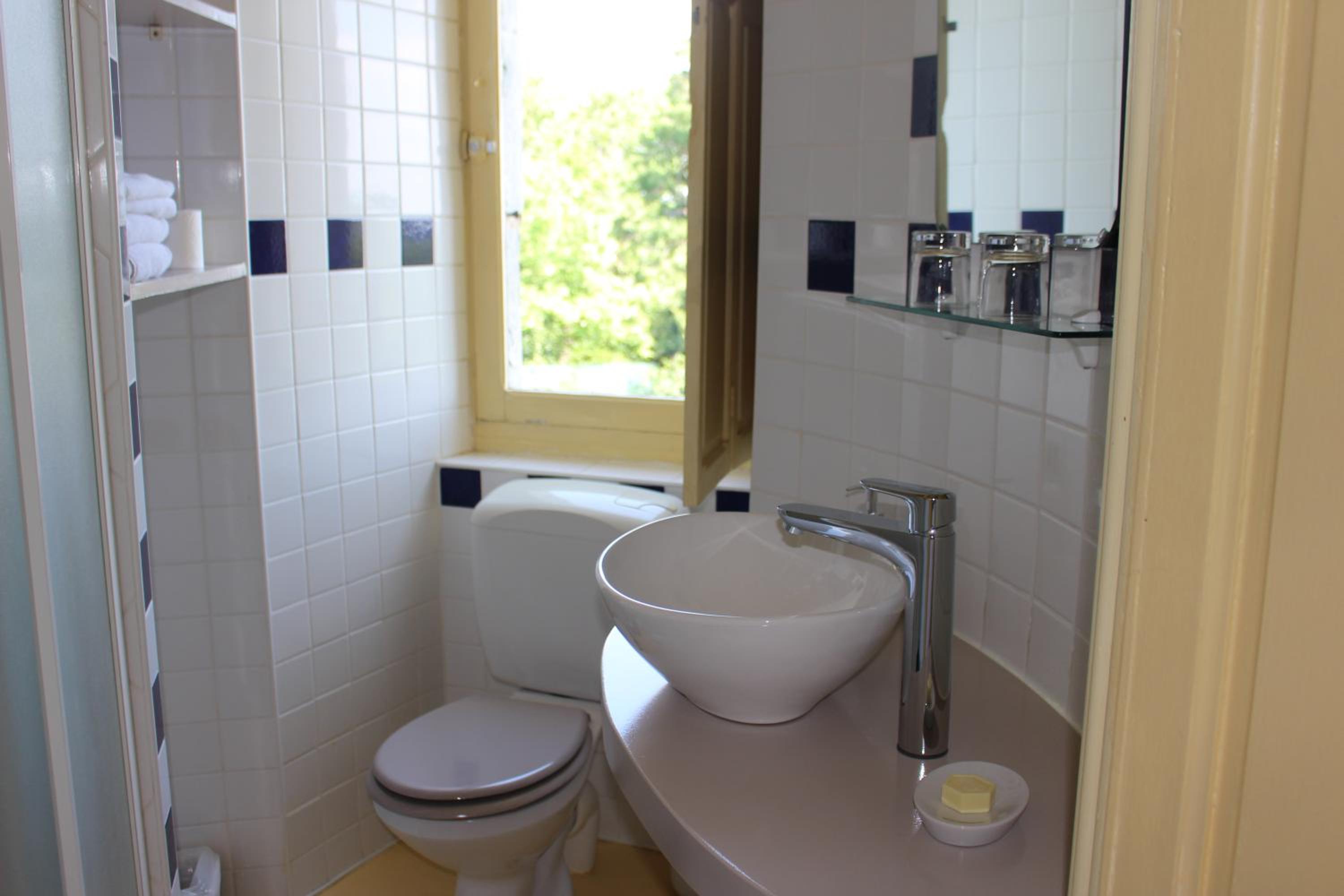 Deluxe Double Room with Balcony photo 1