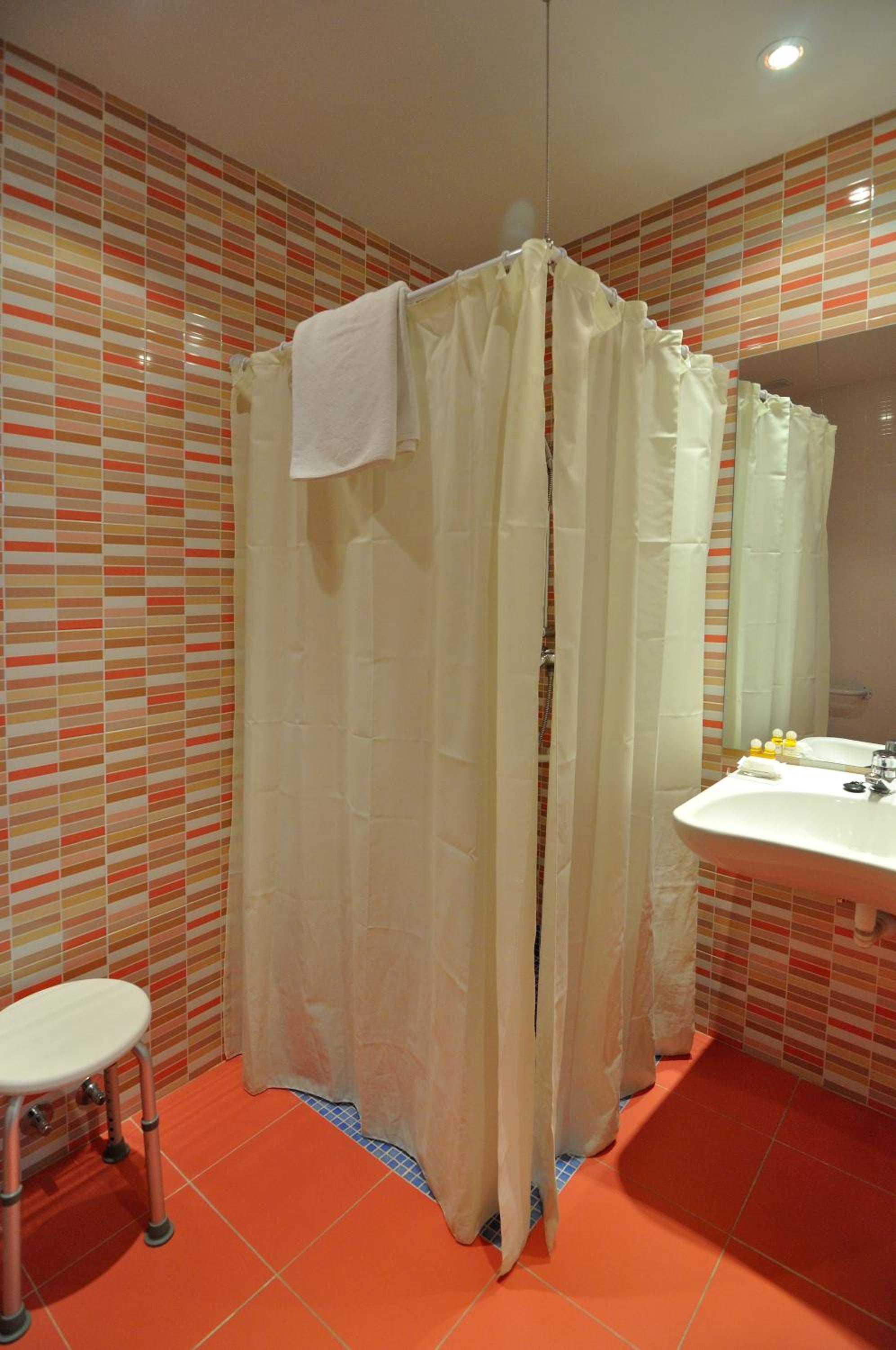 Double or Twin Room - Photo 29
