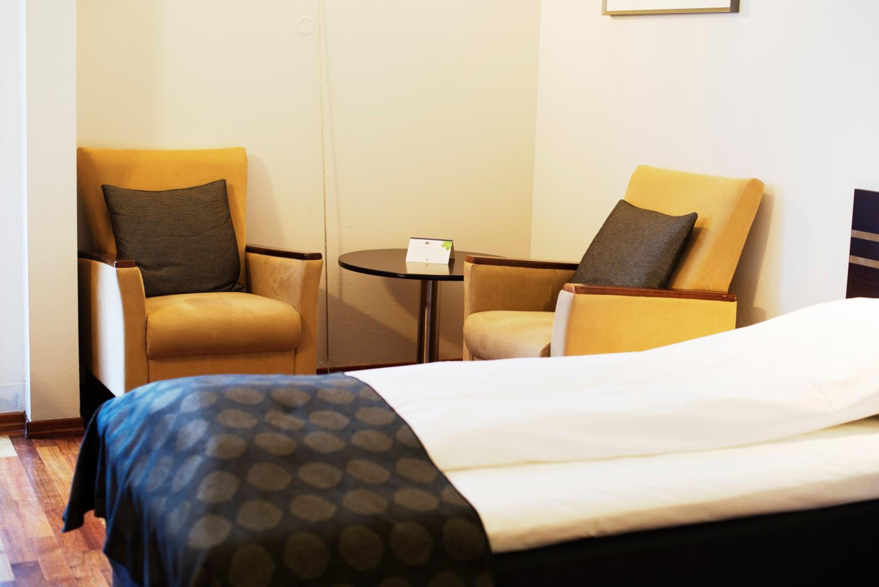 Standard Twin Room - Photo 6